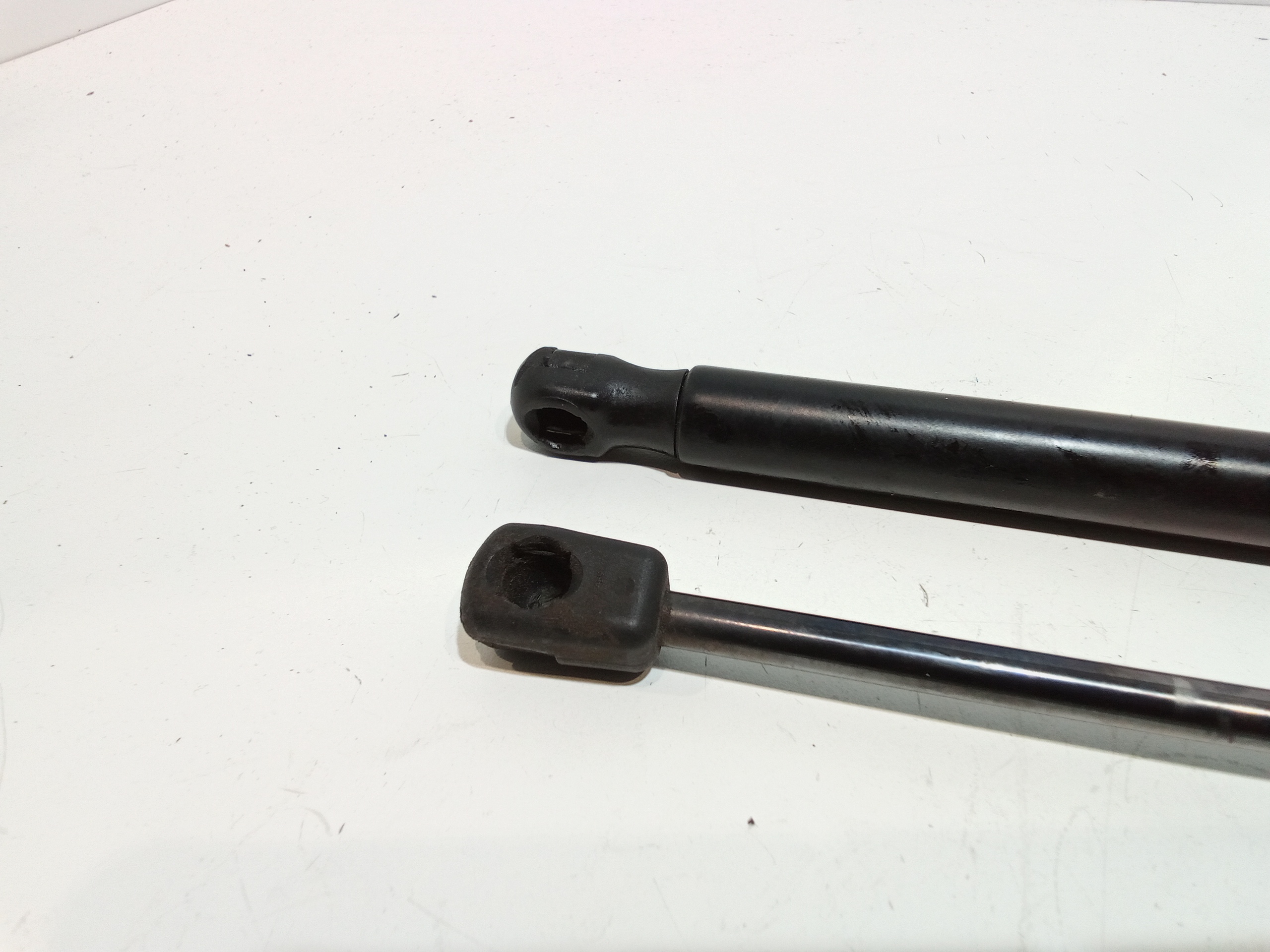 Pistoncini cofano Post. per Bmw Serie 1 F40 (19>) (2019 - In produzione)