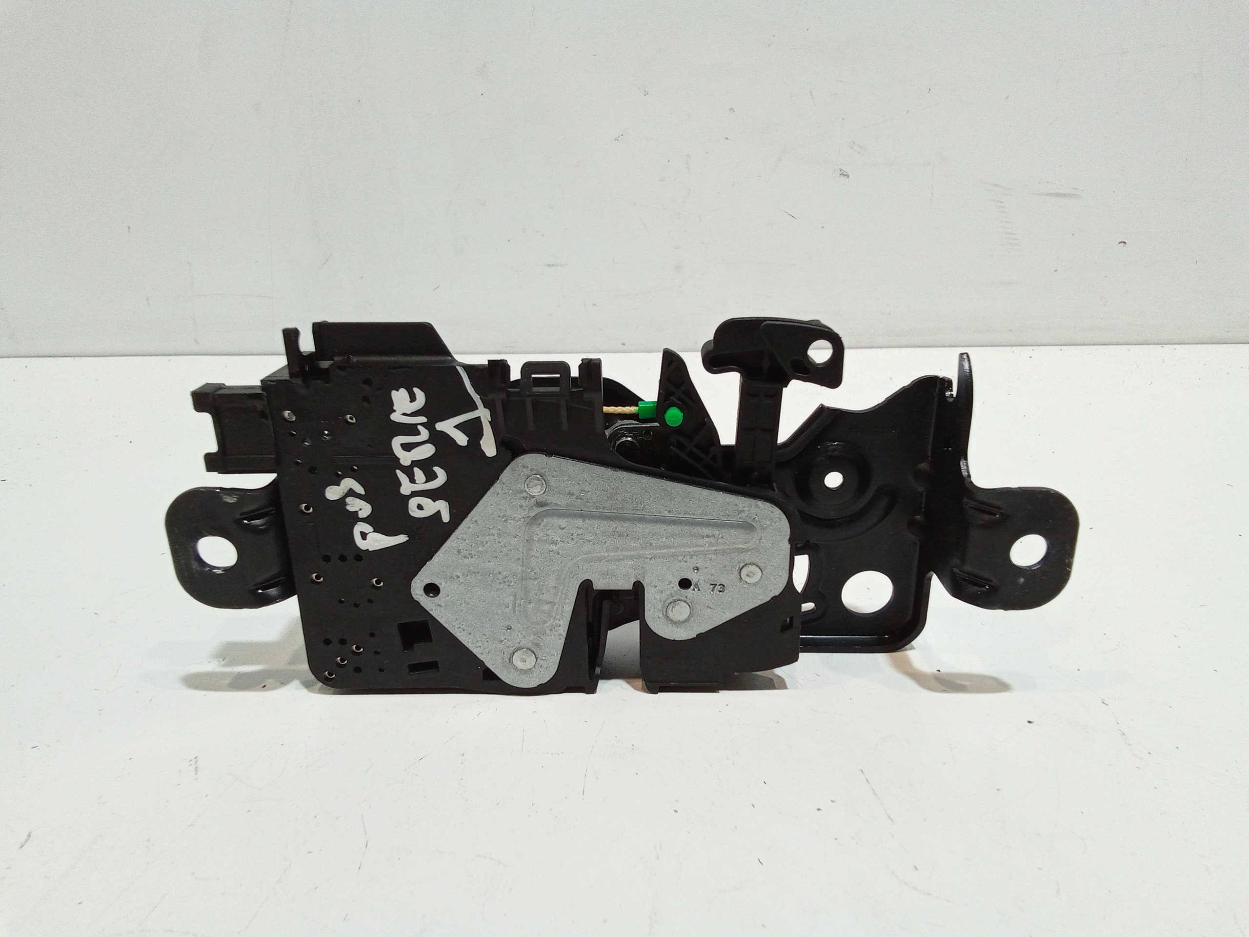 Serratura Cofano Posteriore per Bmw Serie 1 F40 (19>) (2019 - In produzione)