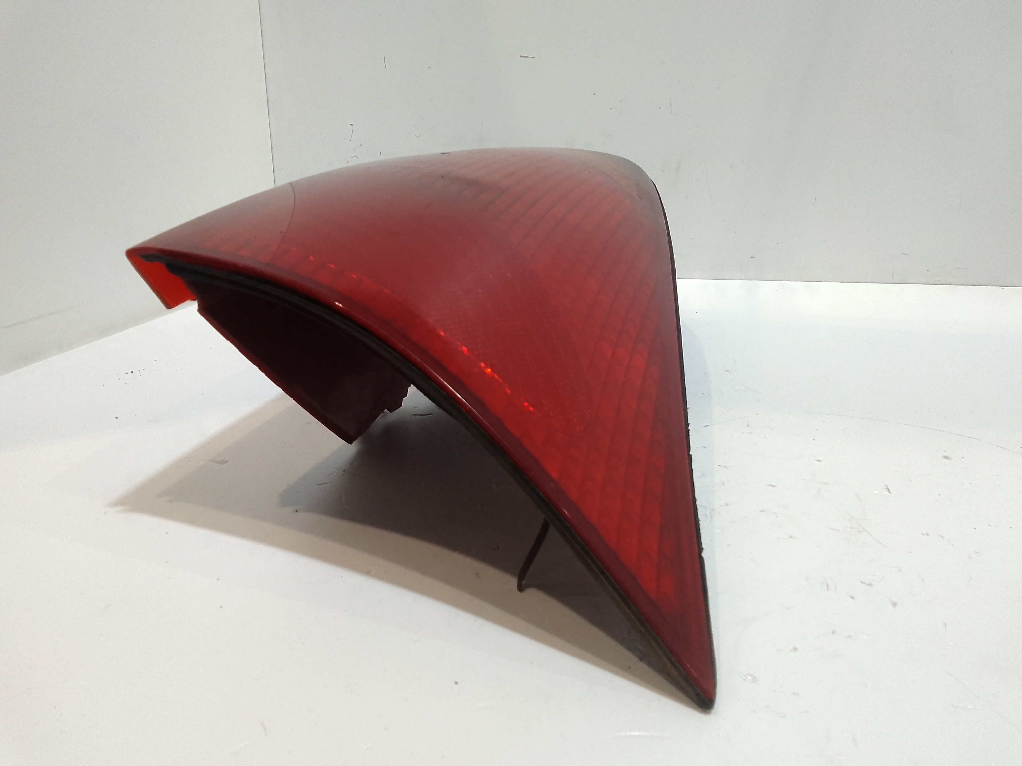 Stop fanale Posteriore sinistro lato Guida per Ford Focus Berlina 2 Serie (2001 - 2004)