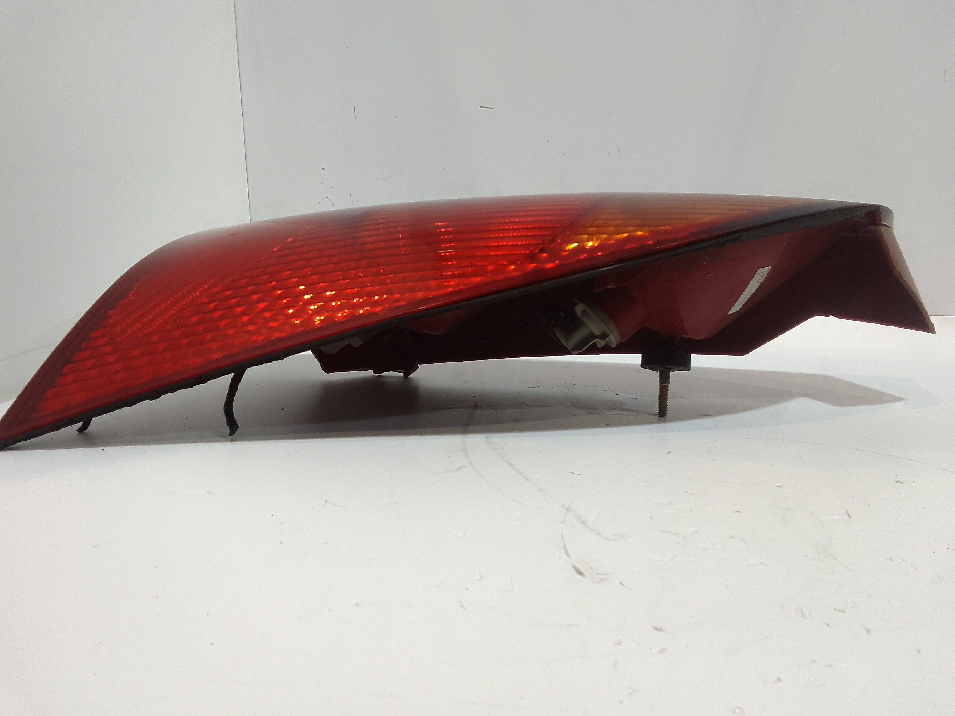 Stop fanale Posteriore sinistro lato Guida per Ford Focus Berlina 2 Serie (2001 - 2004)