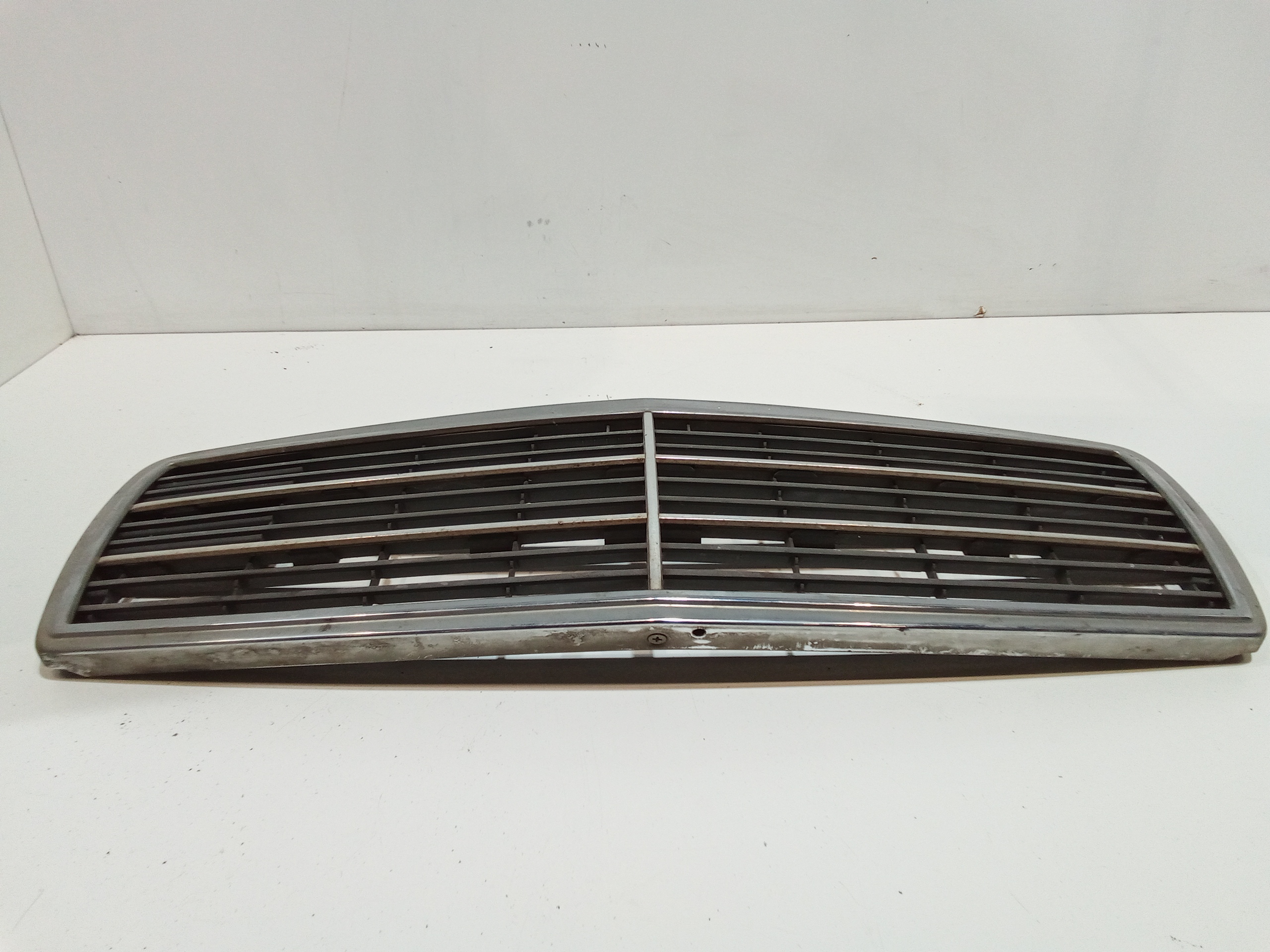 Mascherina anteriore per Mercedes Classe C Berlina W202 2 Serie (1997 - 2000)