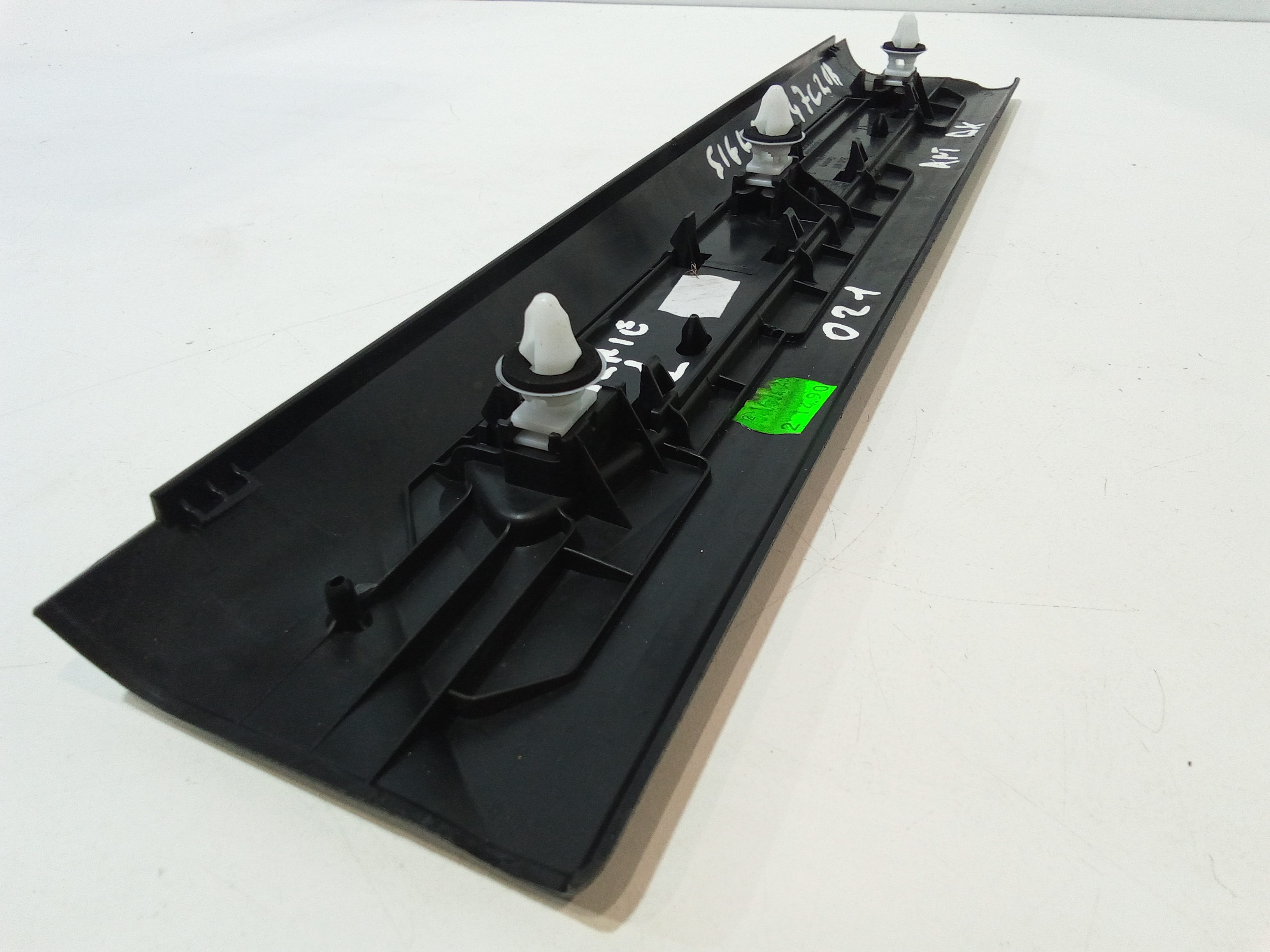 Batticalcagno Anteriore Destro per Bmw Serie 1 F40 (19>) (2019 - In produzione)