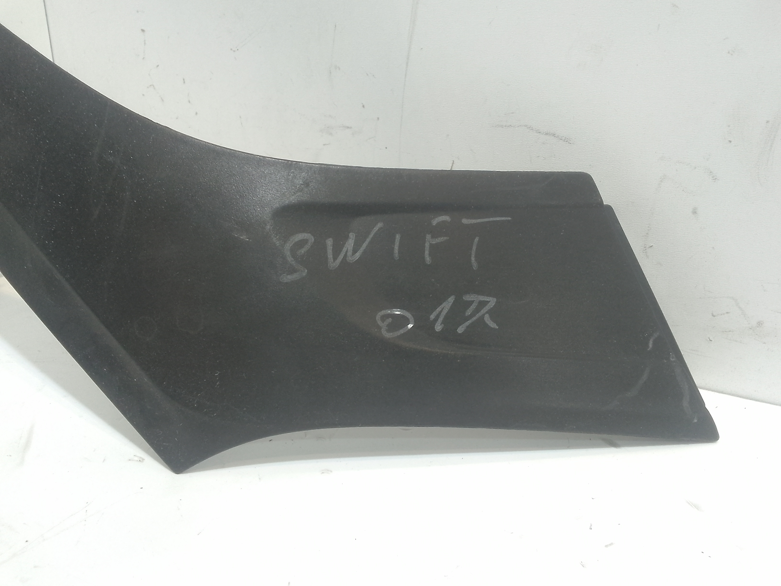 Modanatura porta posteriore SX guida per Suzuki Swift 6a Serie (2017 - )