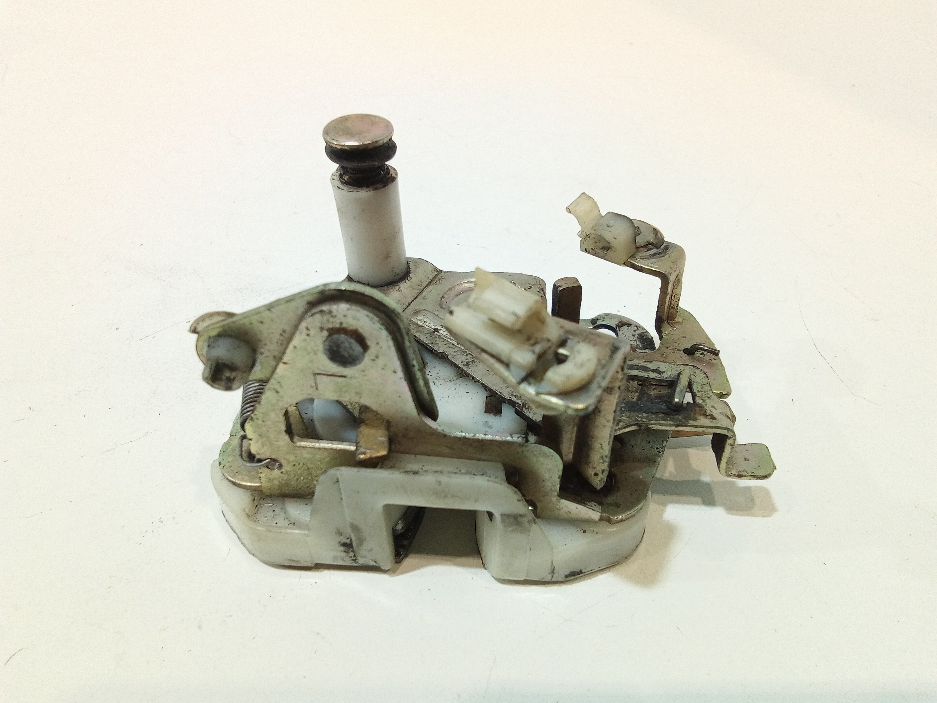 Serratura Anteriore Sinistra per Kia K 2500 Serie (05>) (2005 - In produzione)