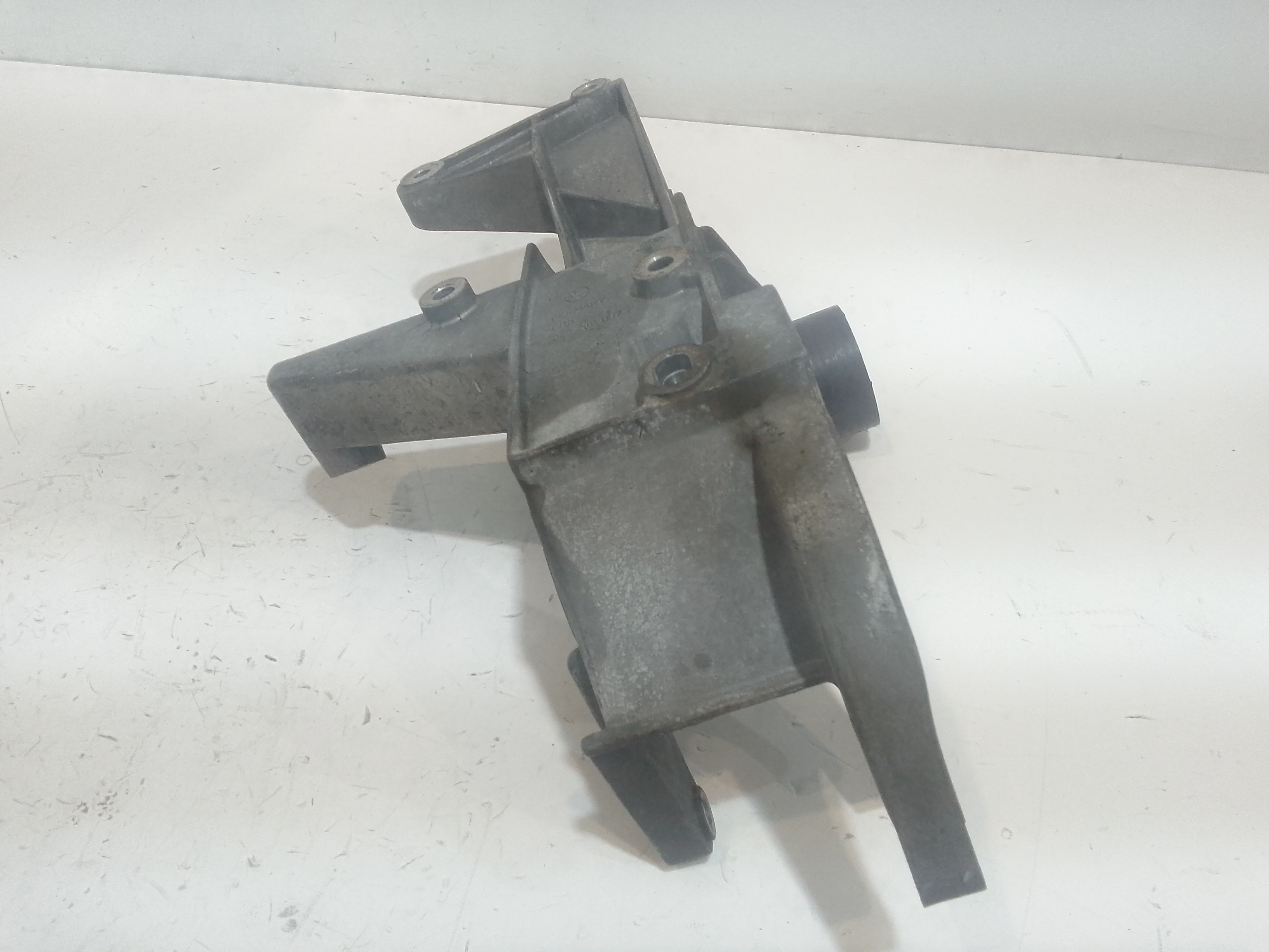 Supporto alternatore per Porsche Cayenne 1 Serie (2002 - 2007)