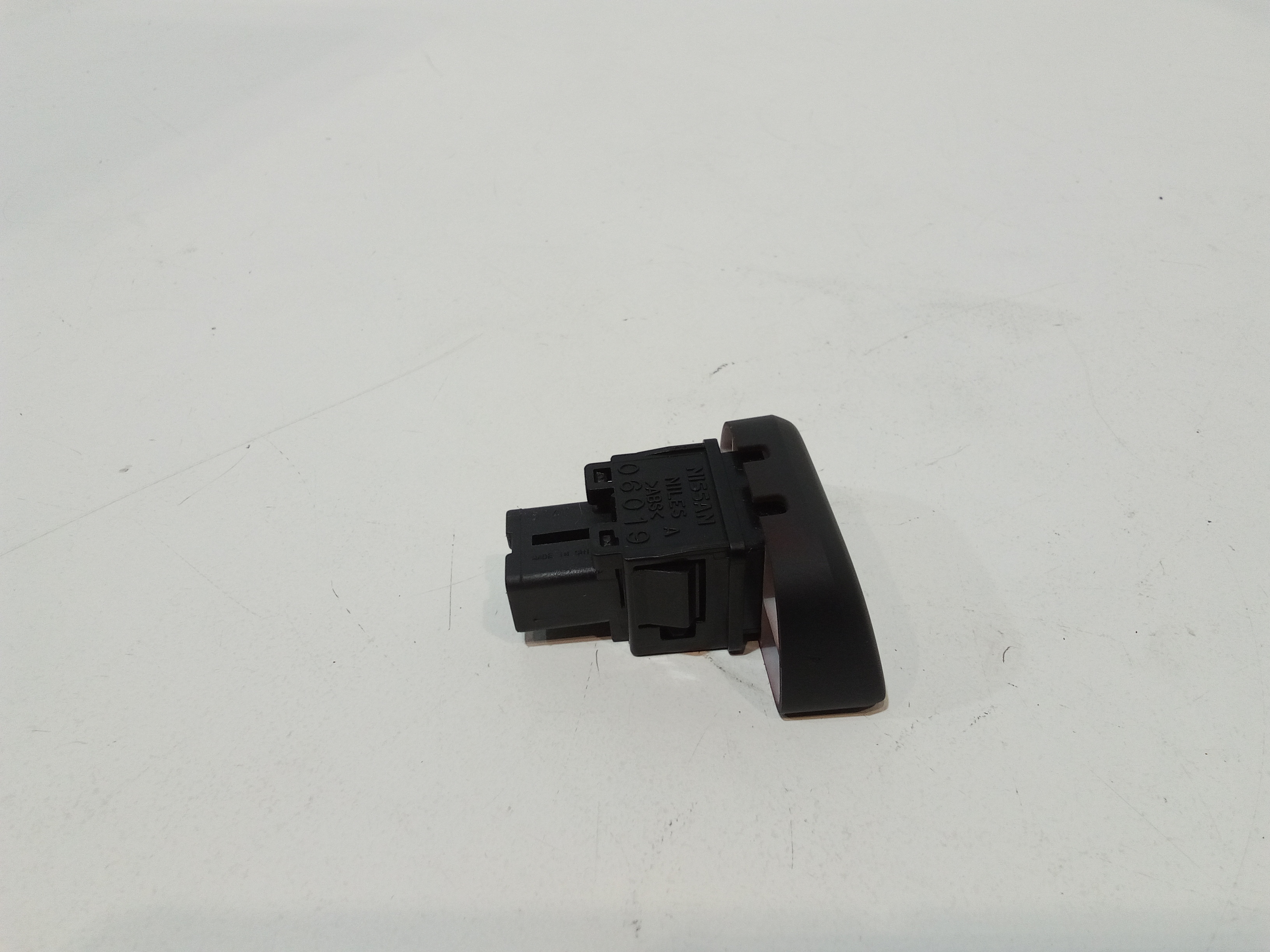 Pulsante luci di emergenza per Nissan Micra 7 Serie (2010 - 2016)