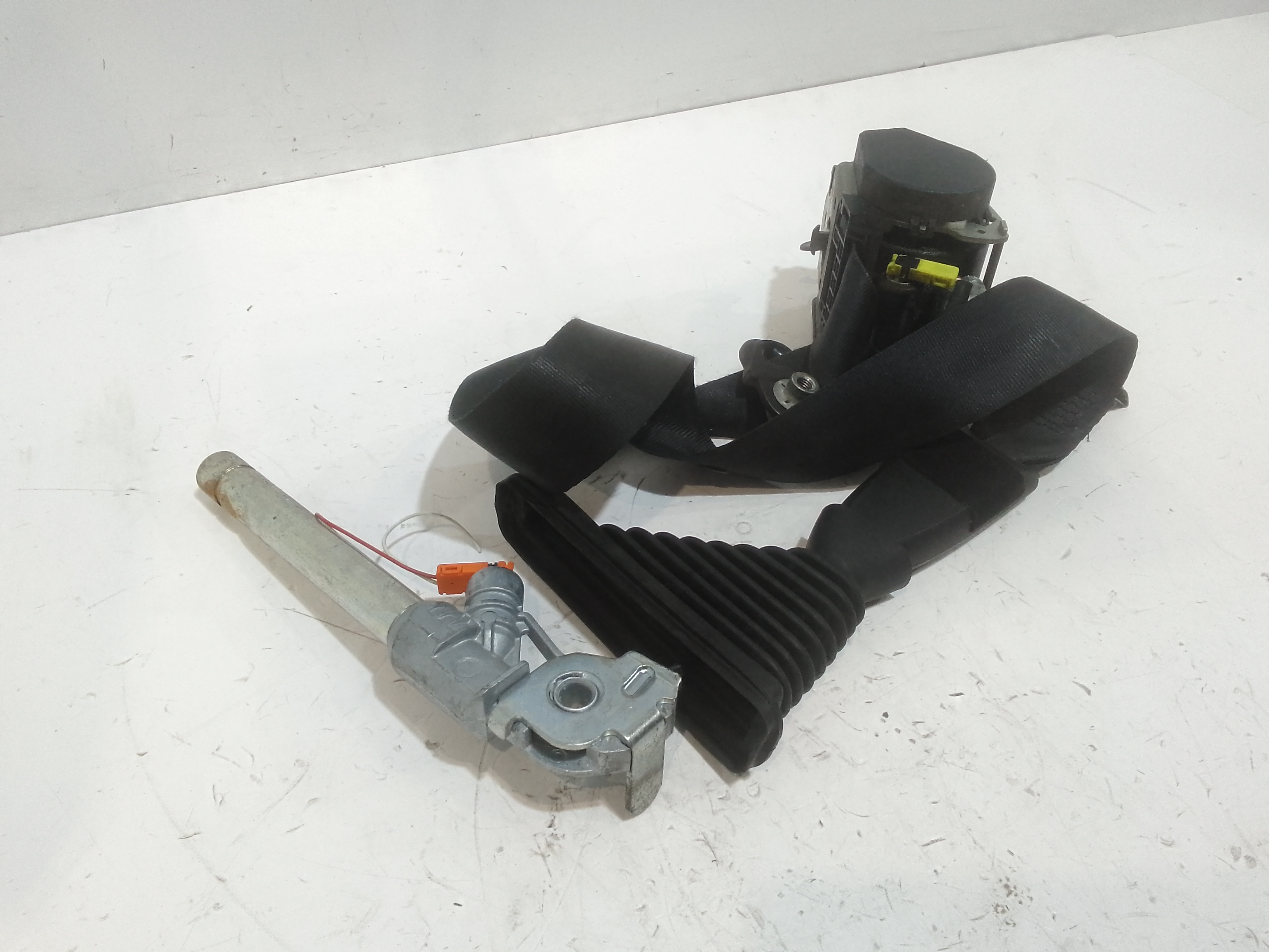 Cintura di sicurezza anteriore sinistra per Nissan Qashqai 1 Serie (2006 - 2009)