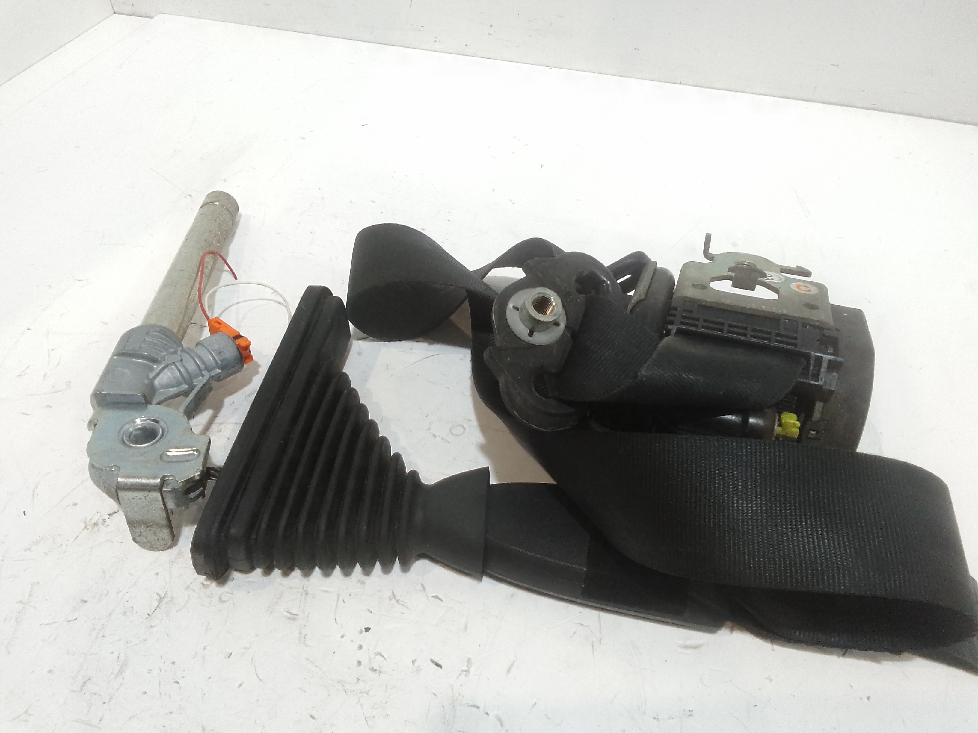 Cintura di sicurezza anteriore sinistra per Nissan Qashqai 1 Serie (2006 - 2009)