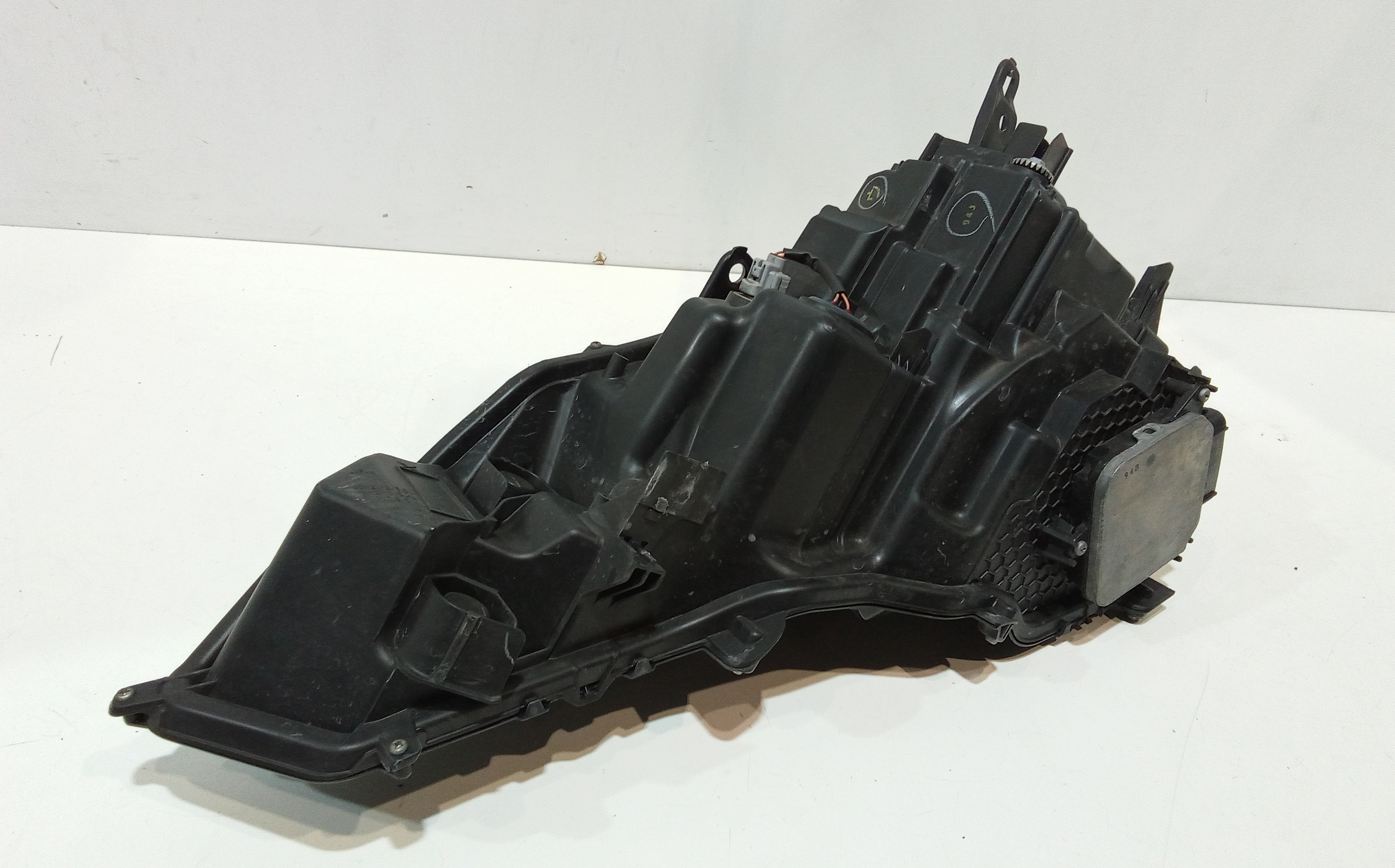 Faro anteriore DX allo Xeno per Lexus UX (2018 - )