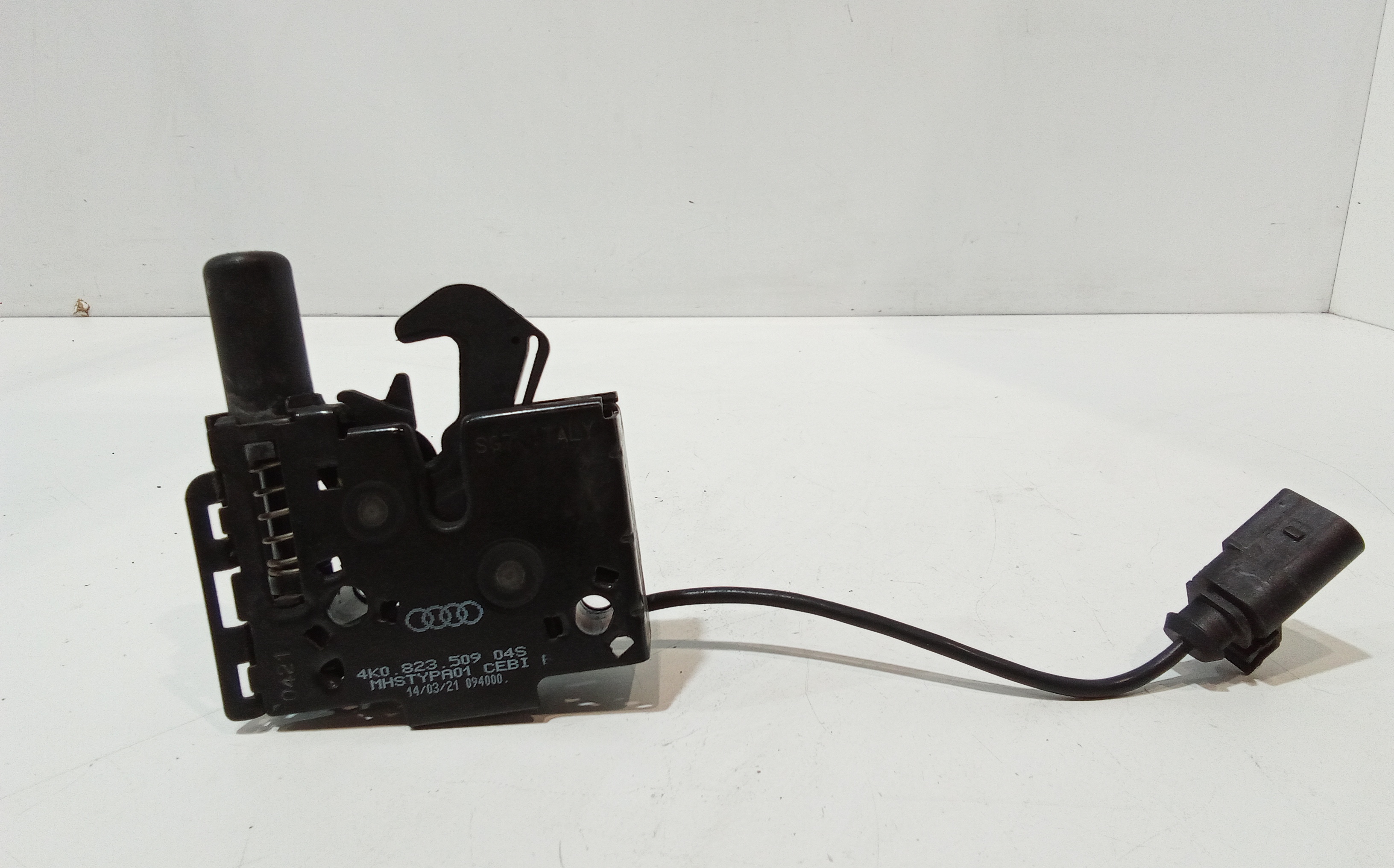 Serratura cofano anteriore per Volkswagen Golf VIII (2019 - 2023)