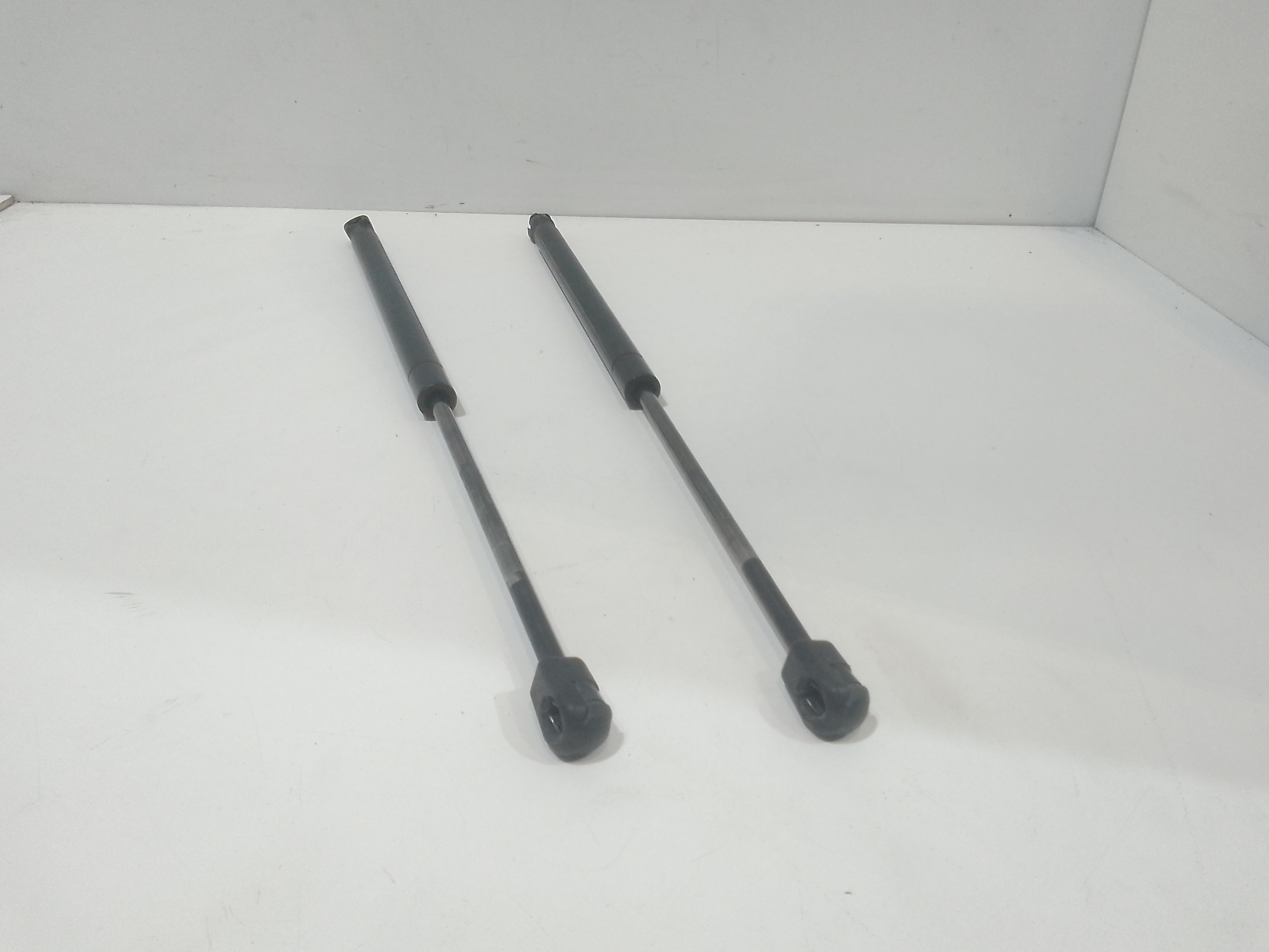 Pistoncini cofano Post. per Lancia Ypsilon 3 Serie (2010 - 2011)