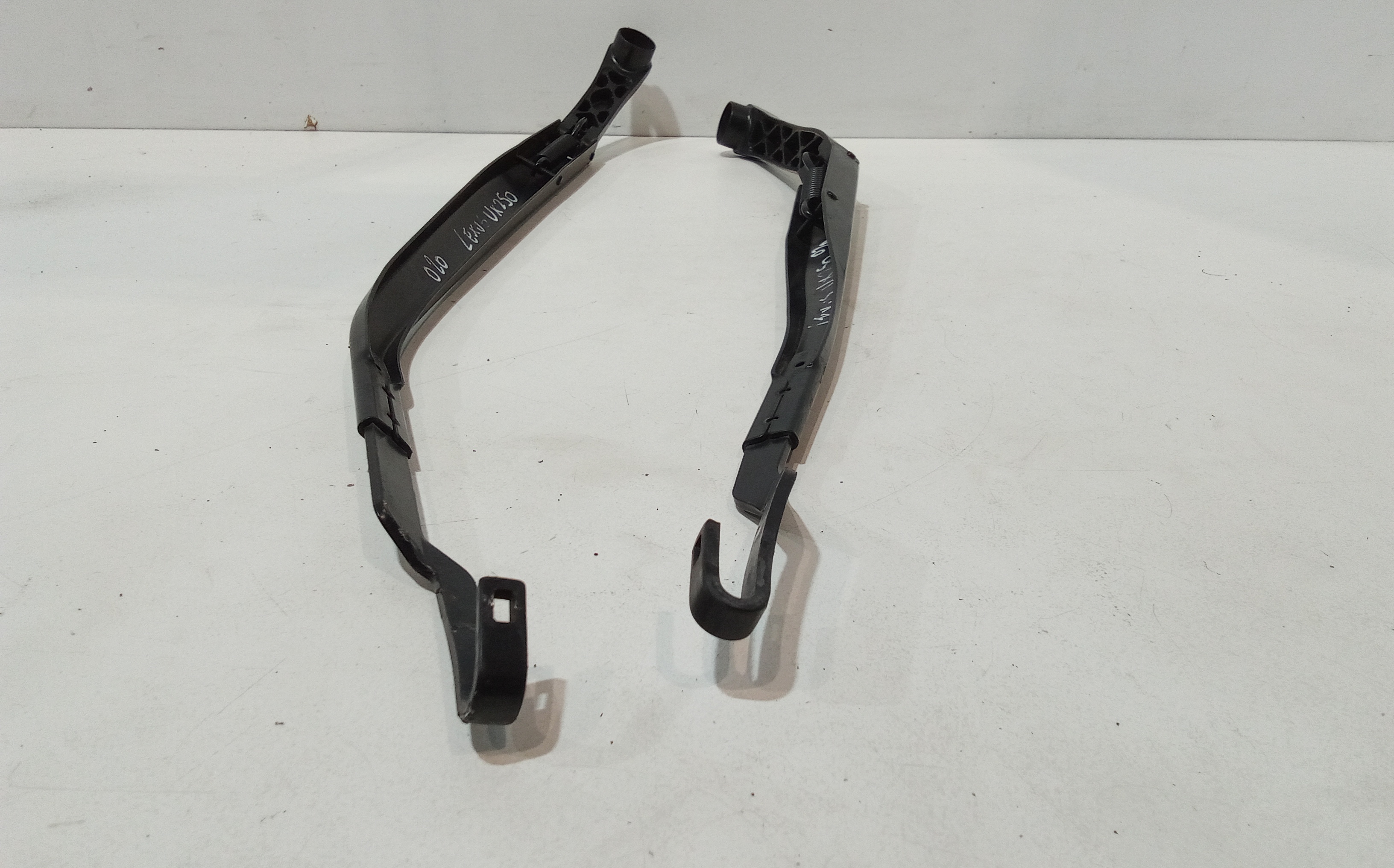 Bracci Tergi ant. per Lexus UX (2018 - )