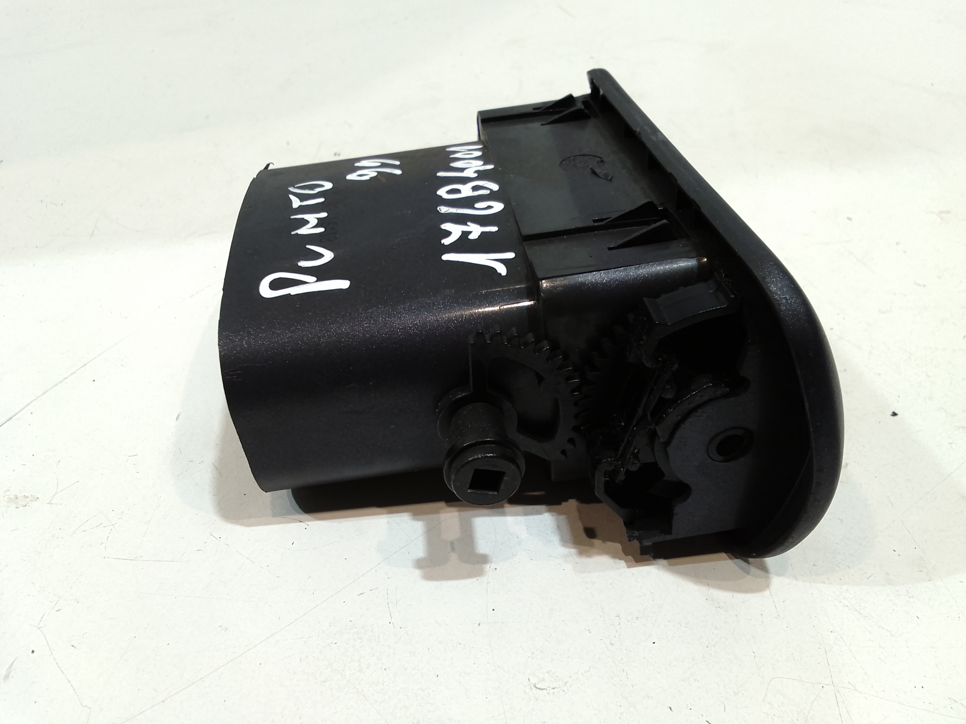 Bocchetta aria cruscotto lato passeggero per Fiat Punto Berlina 3p (1993 - 1999)