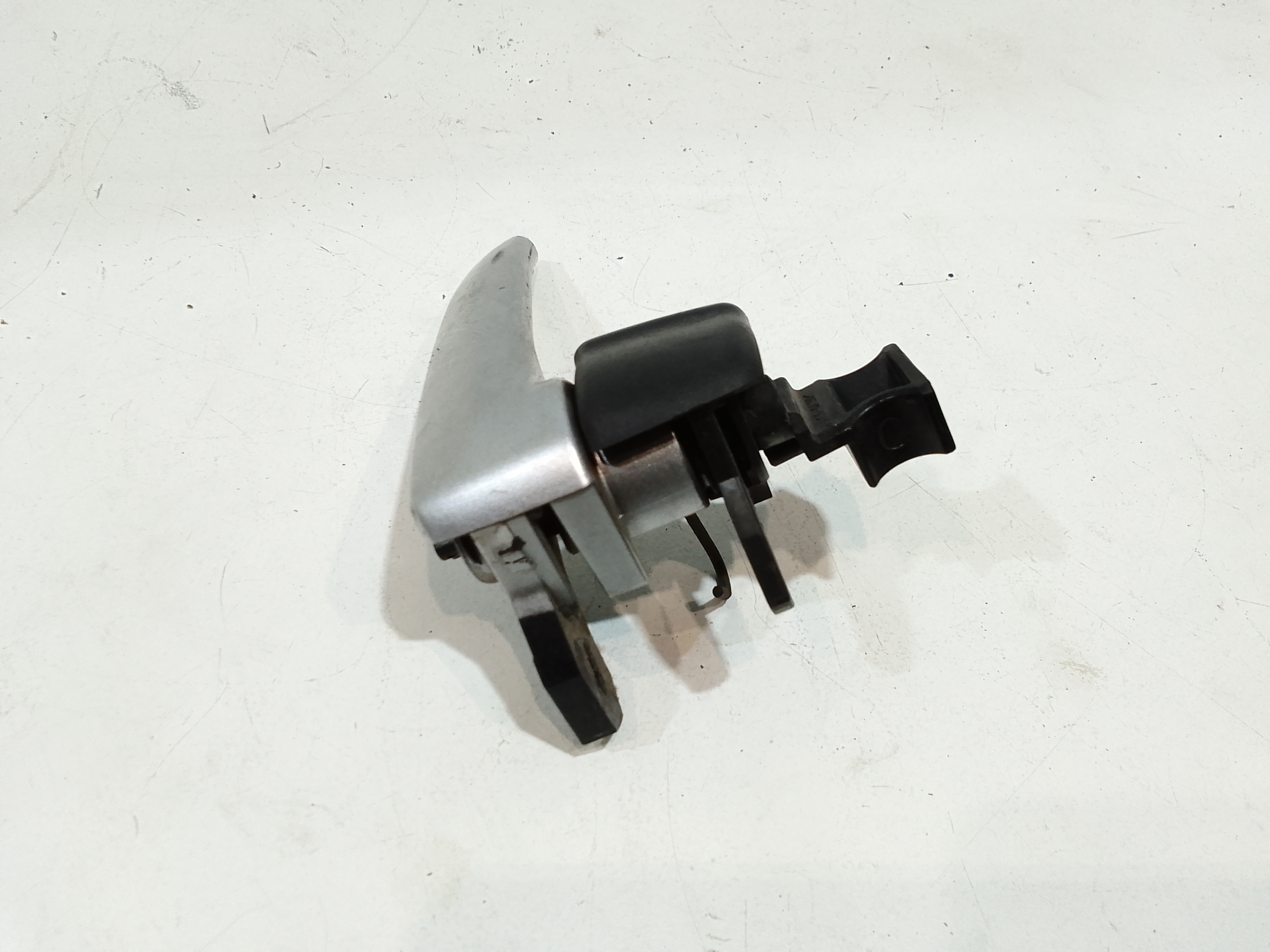 Maniglia interna Anteriore Destra per Mazda 6 Berlina (2002 - 2008)