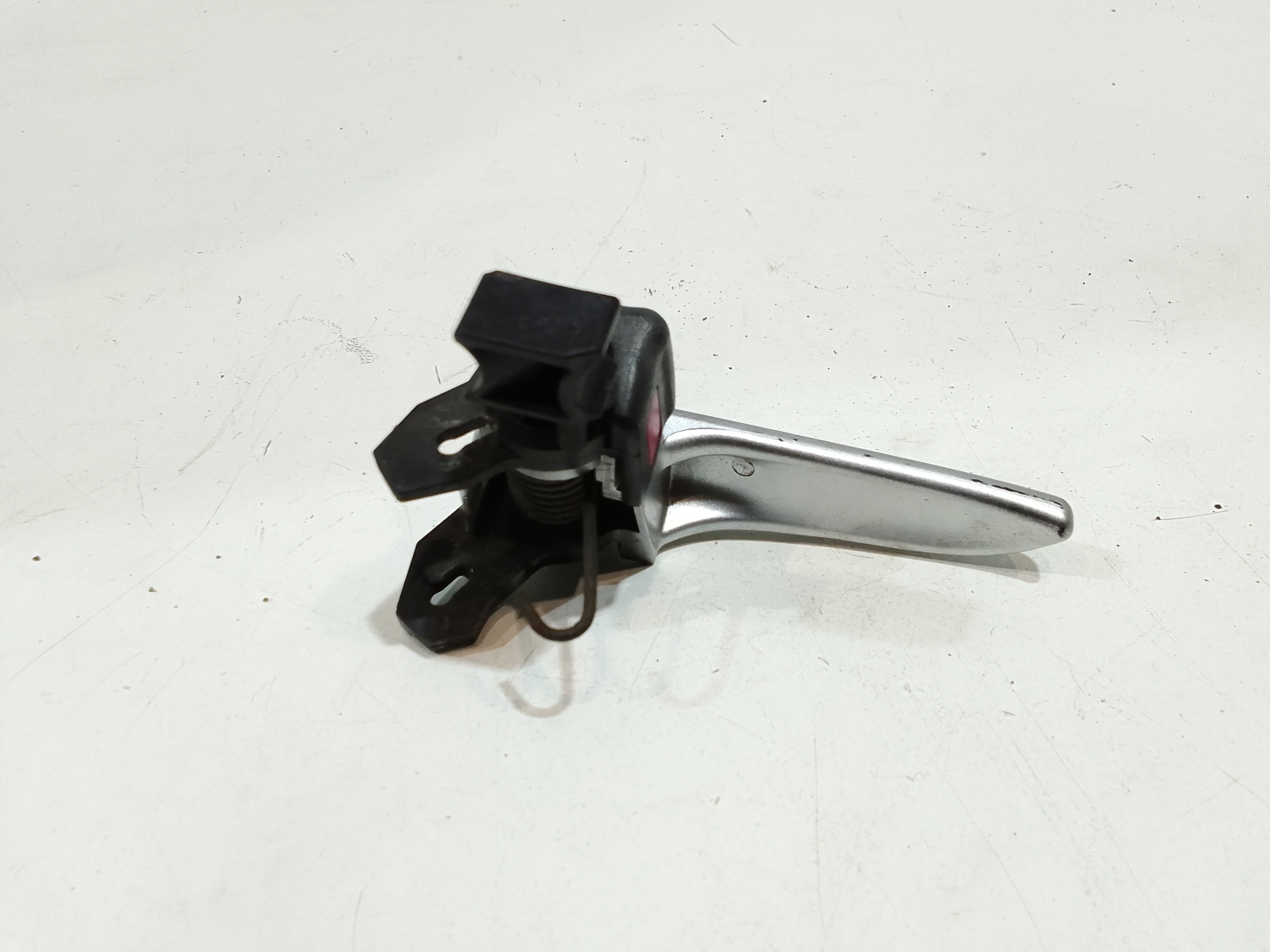 Maniglia interna Anteriore Destra per Mazda 6 Berlina (2002 - 2008)