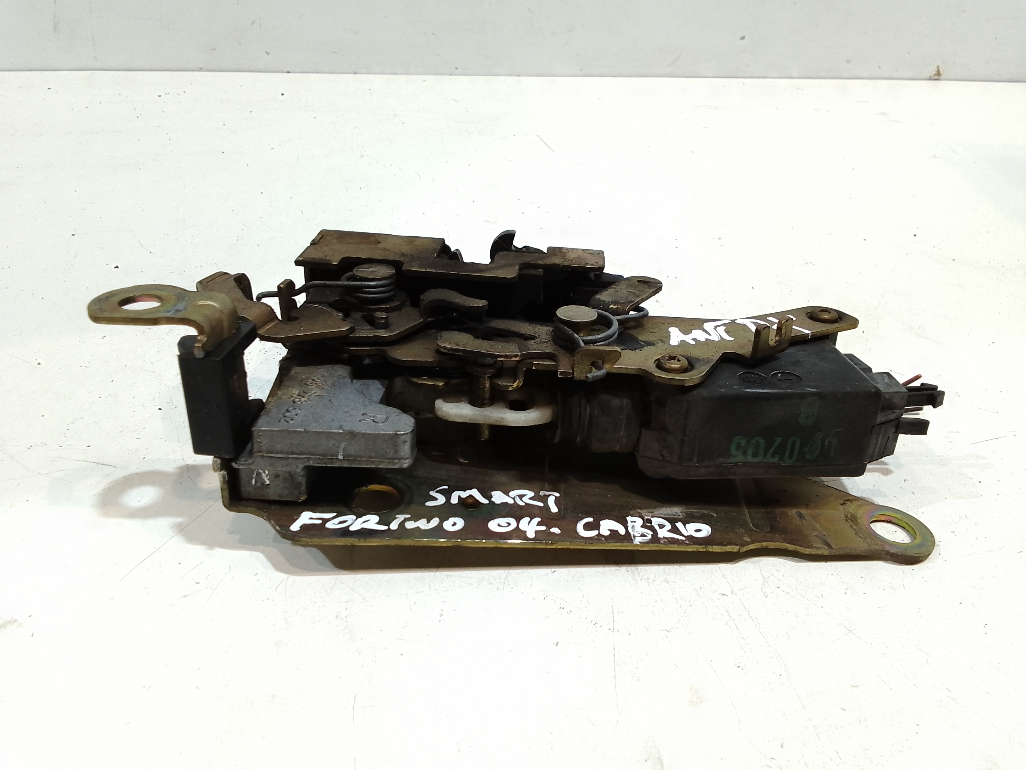 Serratura Anteriore Destra per Smart Fortwo Cabrio 1 Serie (1998 - 2003)