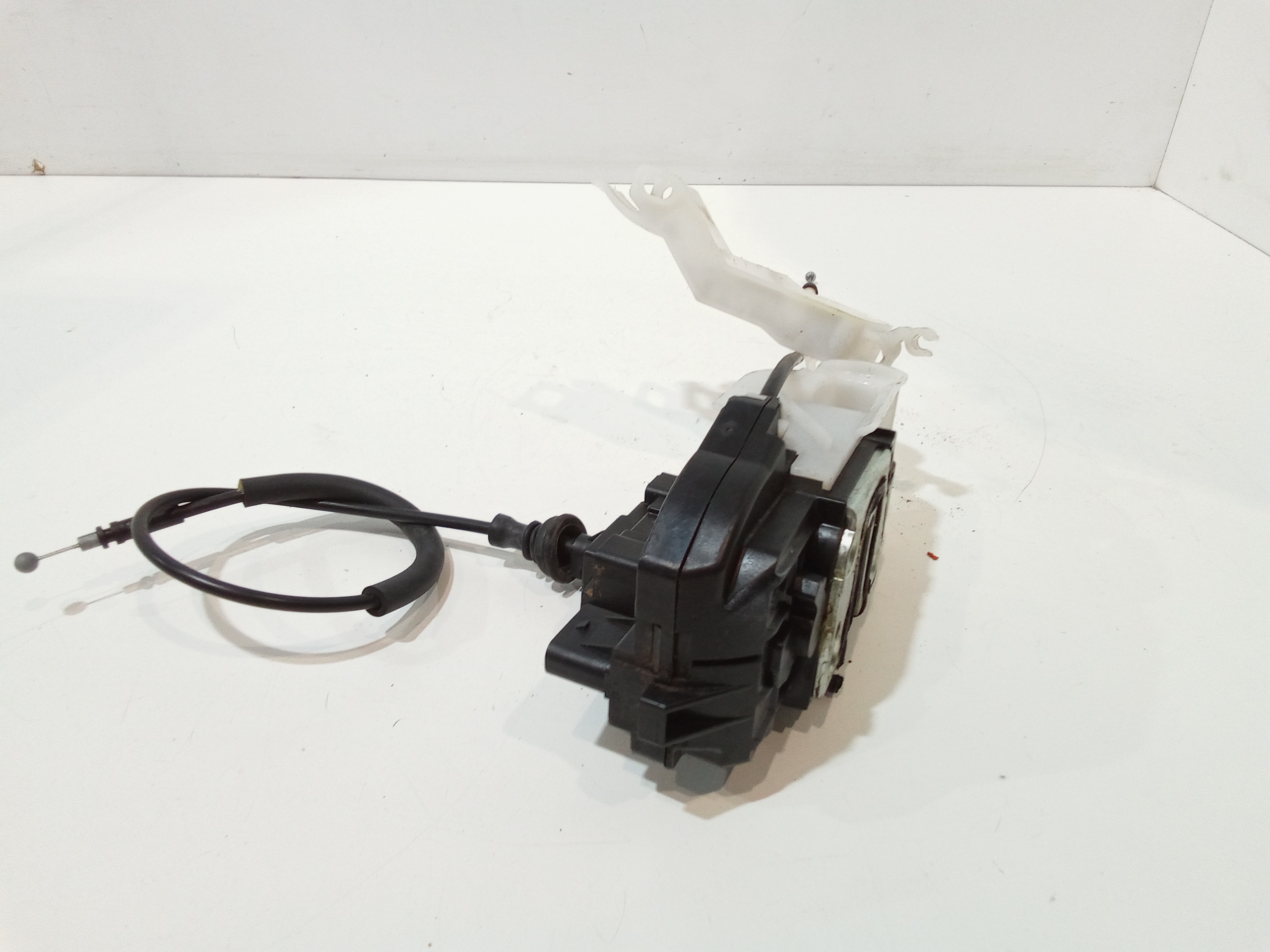 Serratura Anteriore Sinistra per Kia Cee d Sporty Wagon (2007 - In produzione)