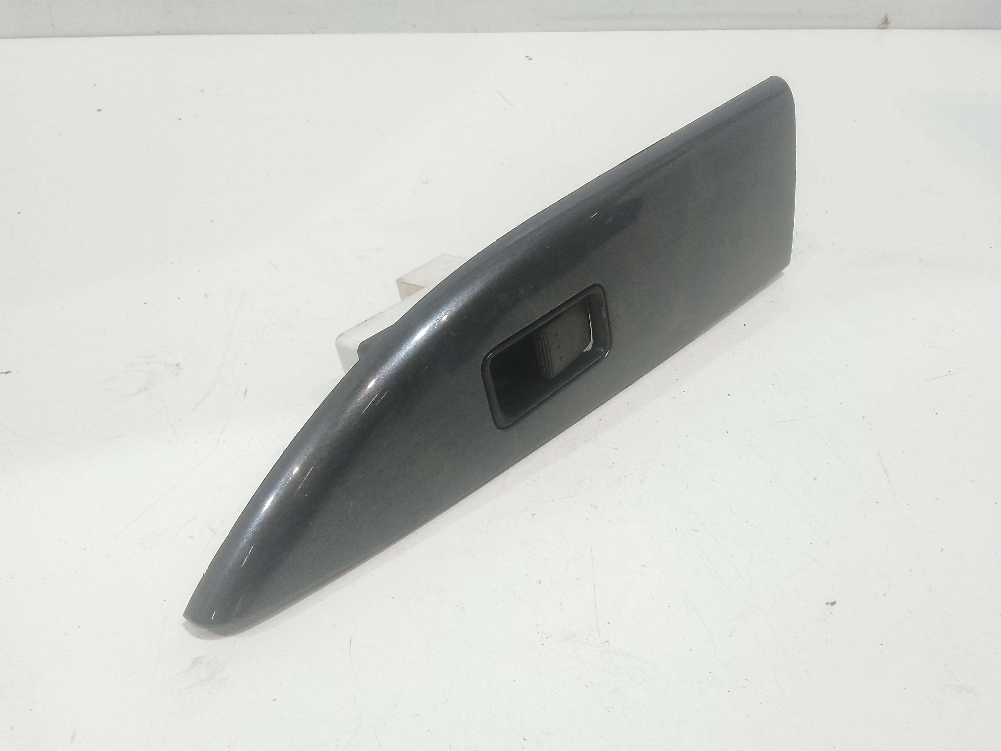 Pulsantiera Posteriore Sinistra per Mazda 6 Berlina (2002 - 2008)