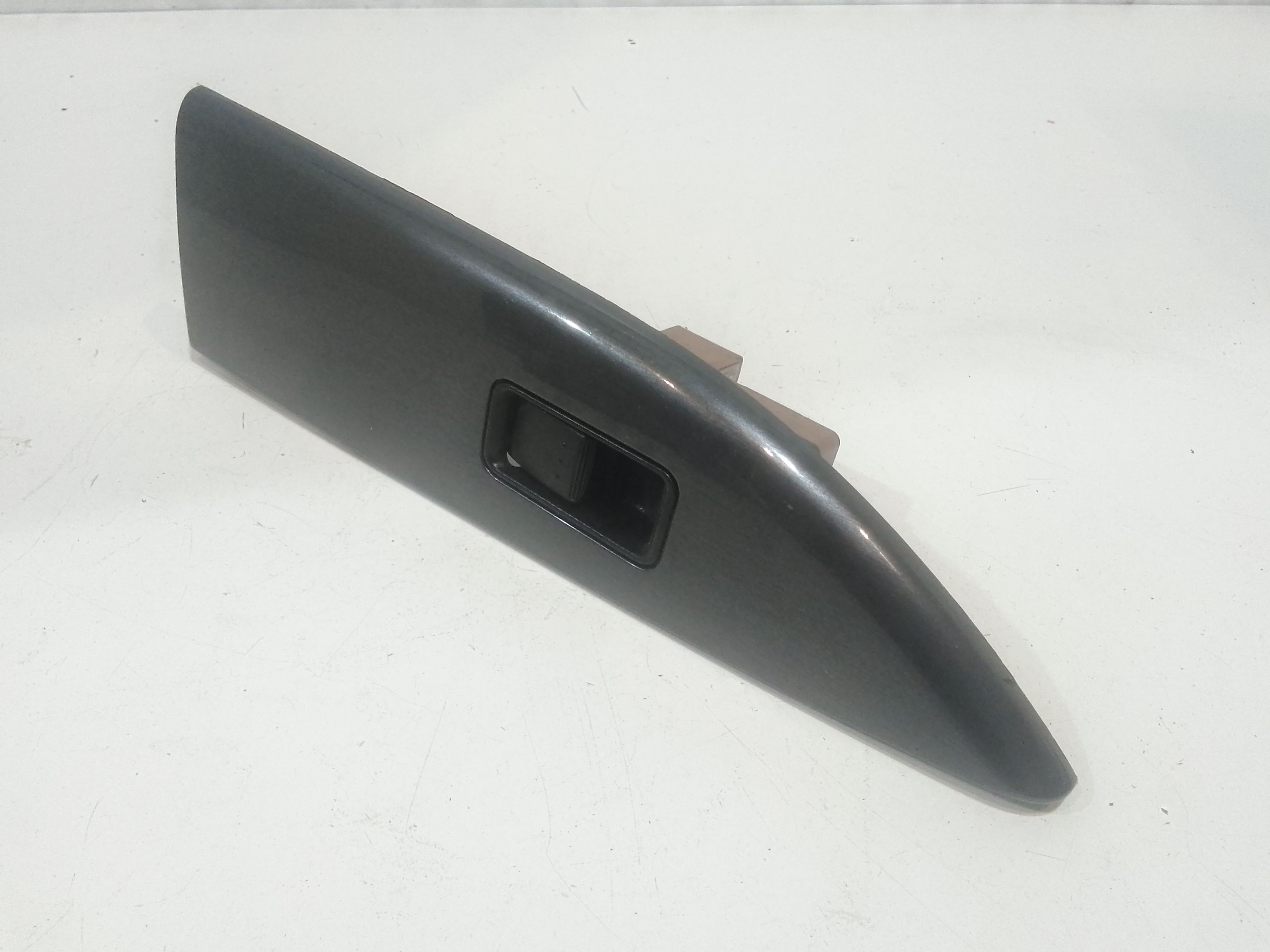 Pulsantiera Posteriore Destra per Mazda 6 S. Wagon (2002 - 2007)