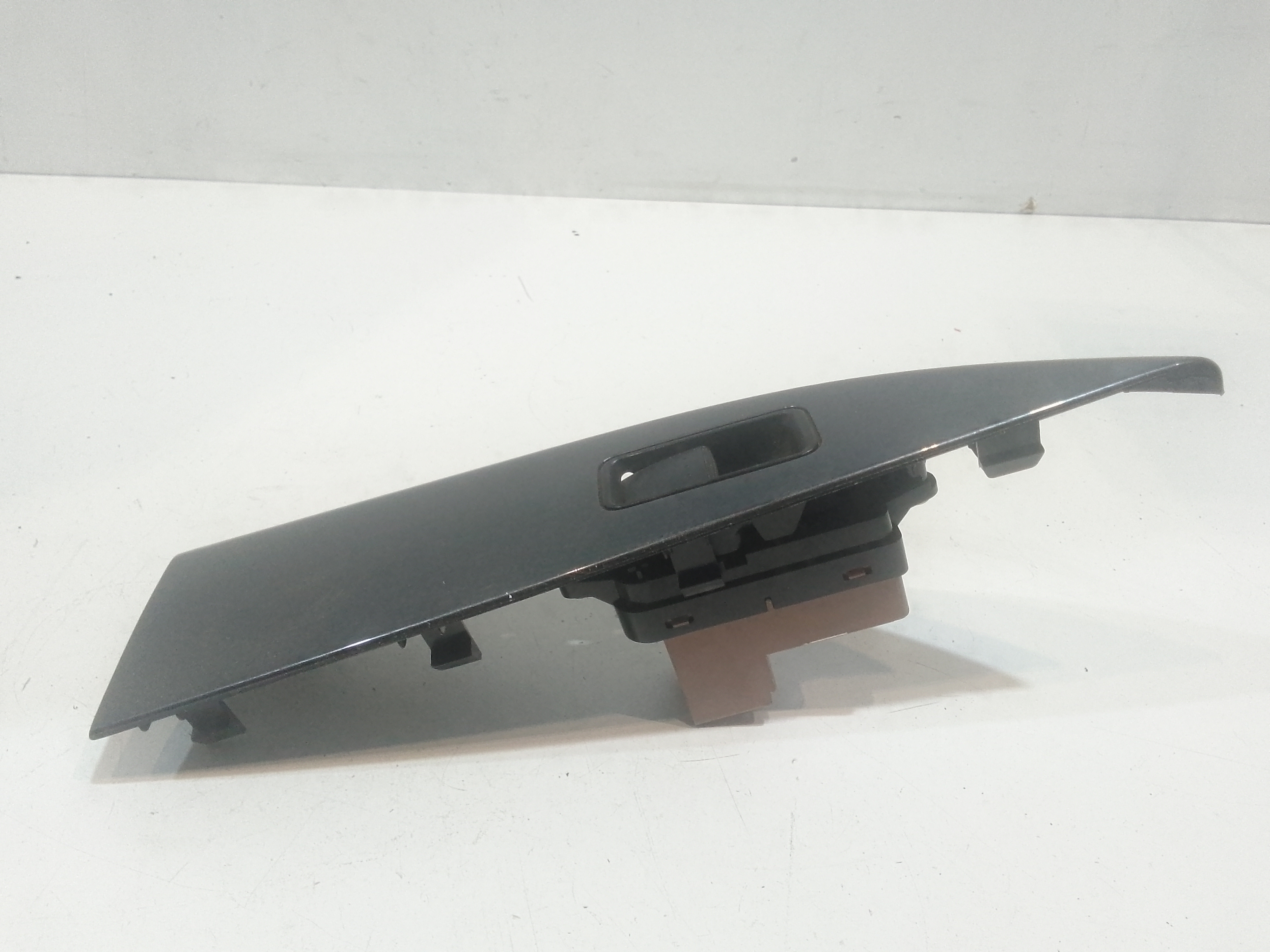 Pulsantiera Posteriore Destra per Mazda 6 S. Wagon (2002 - 2007)