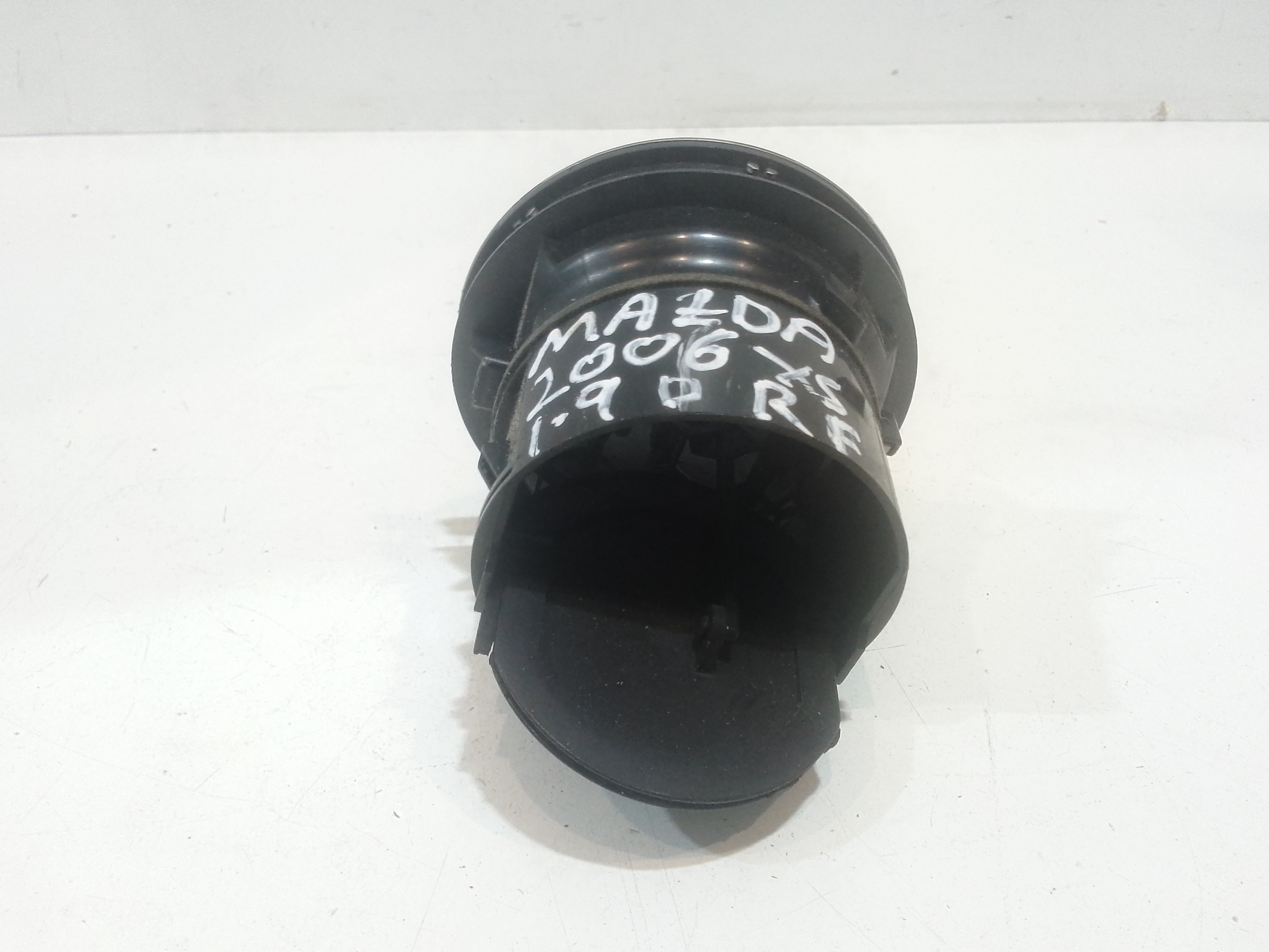 Bocchetta aria cruscotto lato guida per Mazda 6 S. Wagon (2002 - 2007)