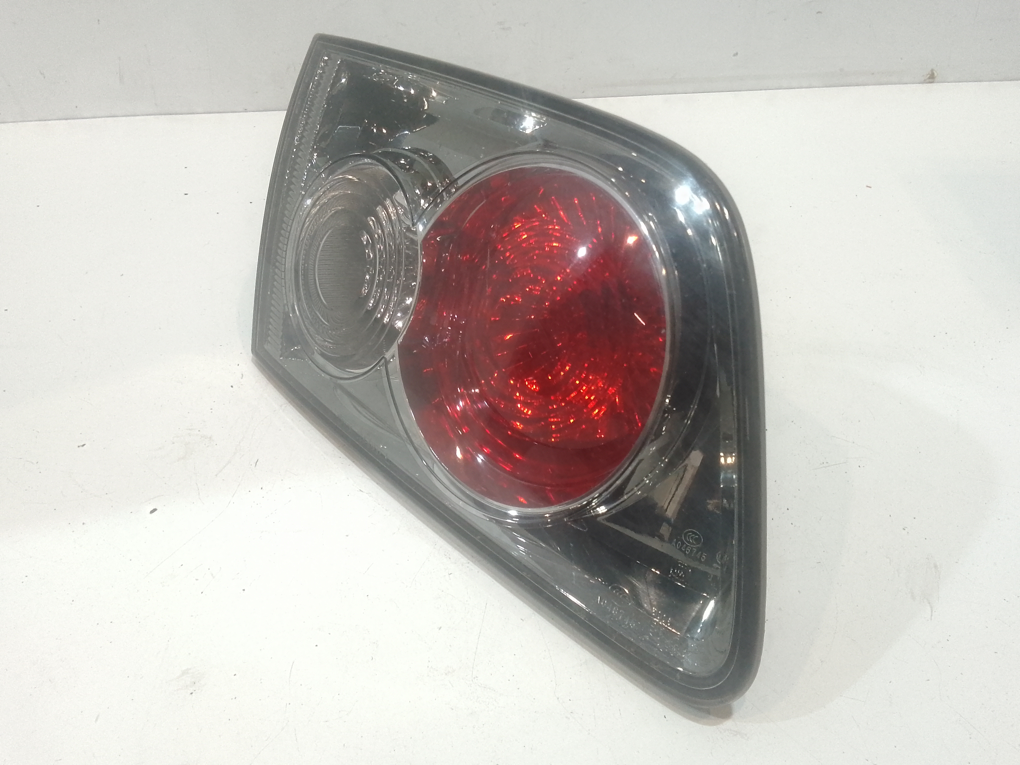 Stop Posteriore Sinistro Integrato nel Portello per Mazda 6 S. Wagon (2002 - 2007)