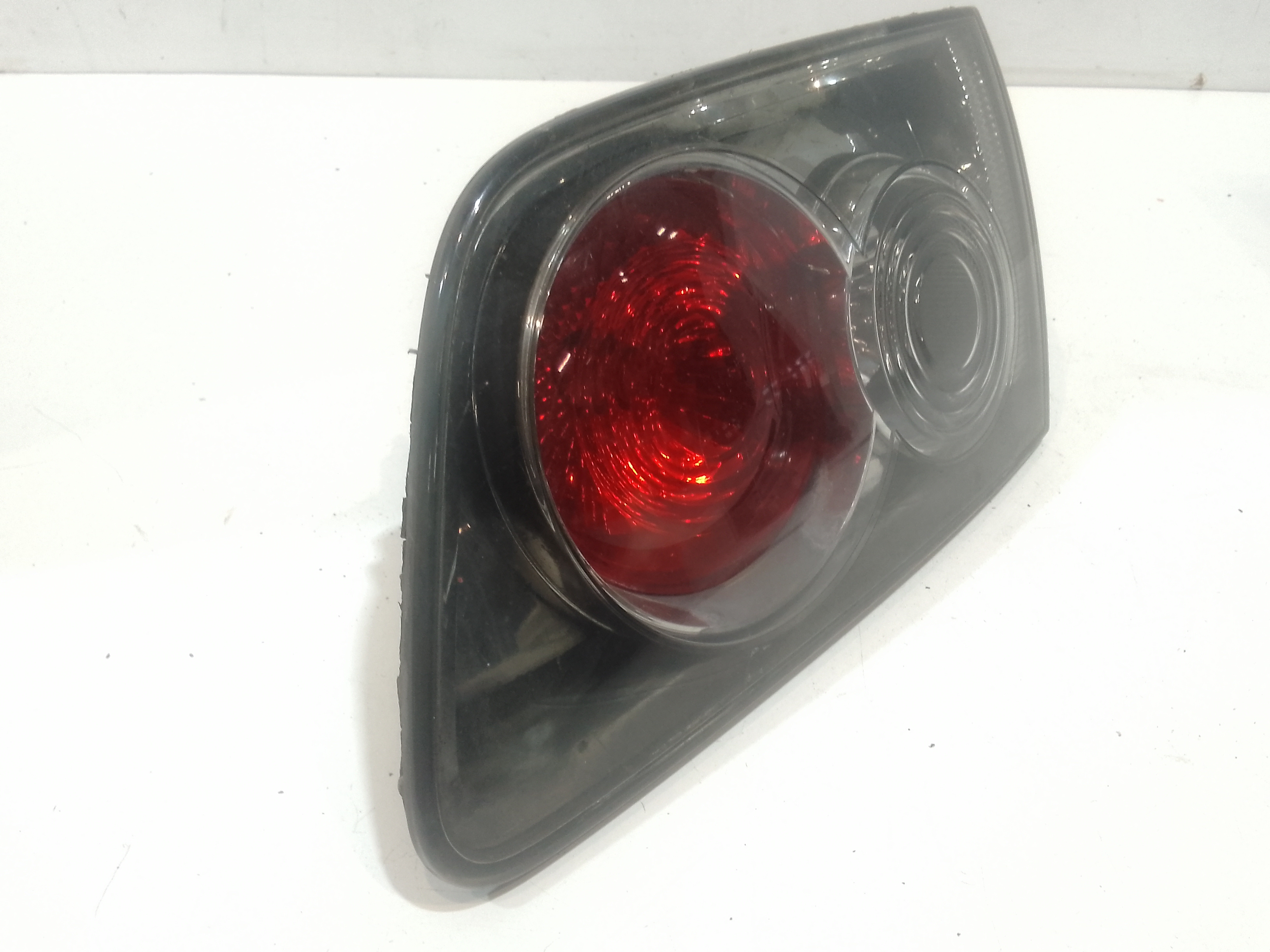 Stop Posteriore Destro Integrato nel Portello per Mazda 6 S. Wagon (2002 - 2007)