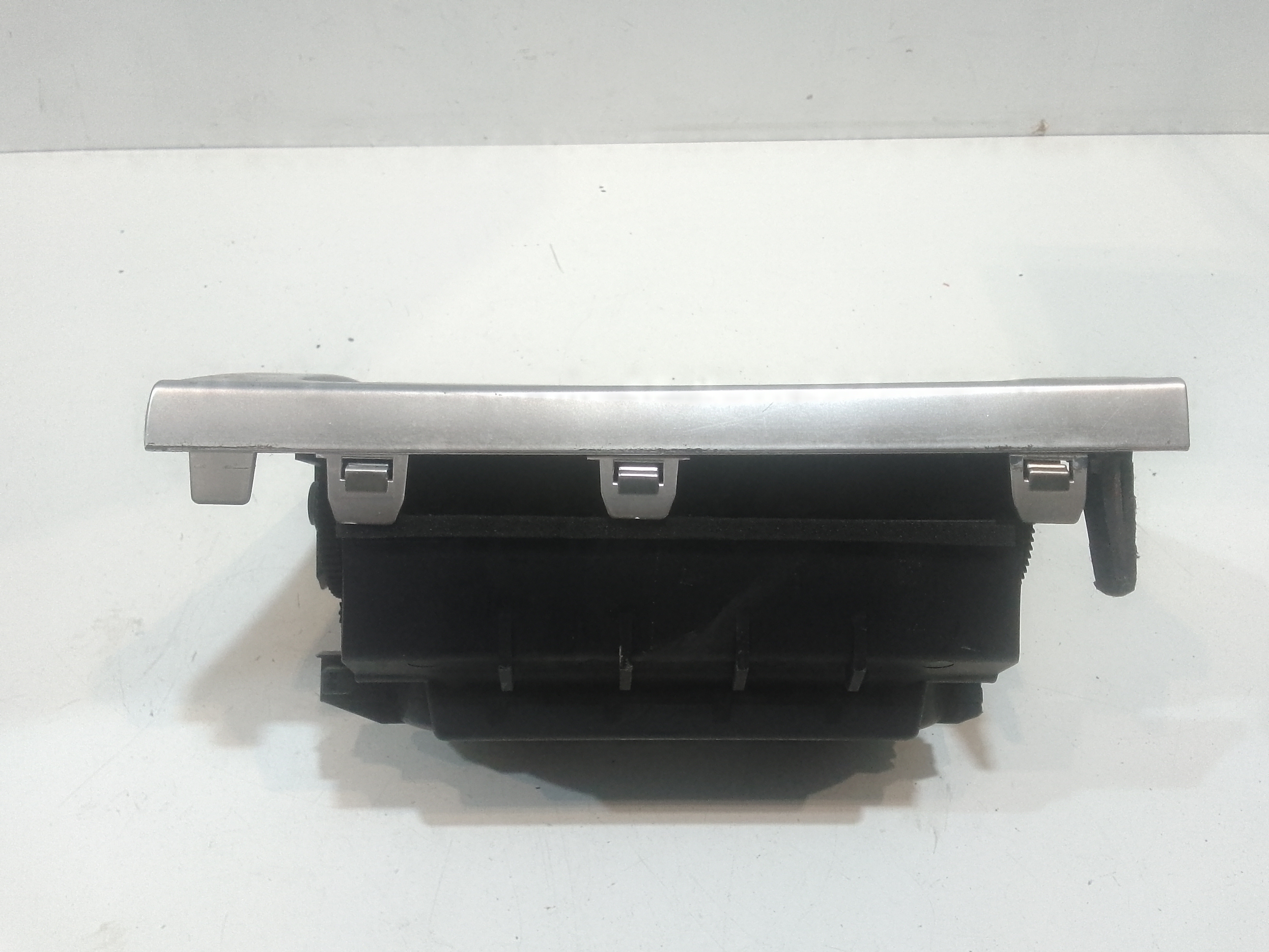 Vano porta bibite per Mazda 6 S. Wagon (2002 - 2007)