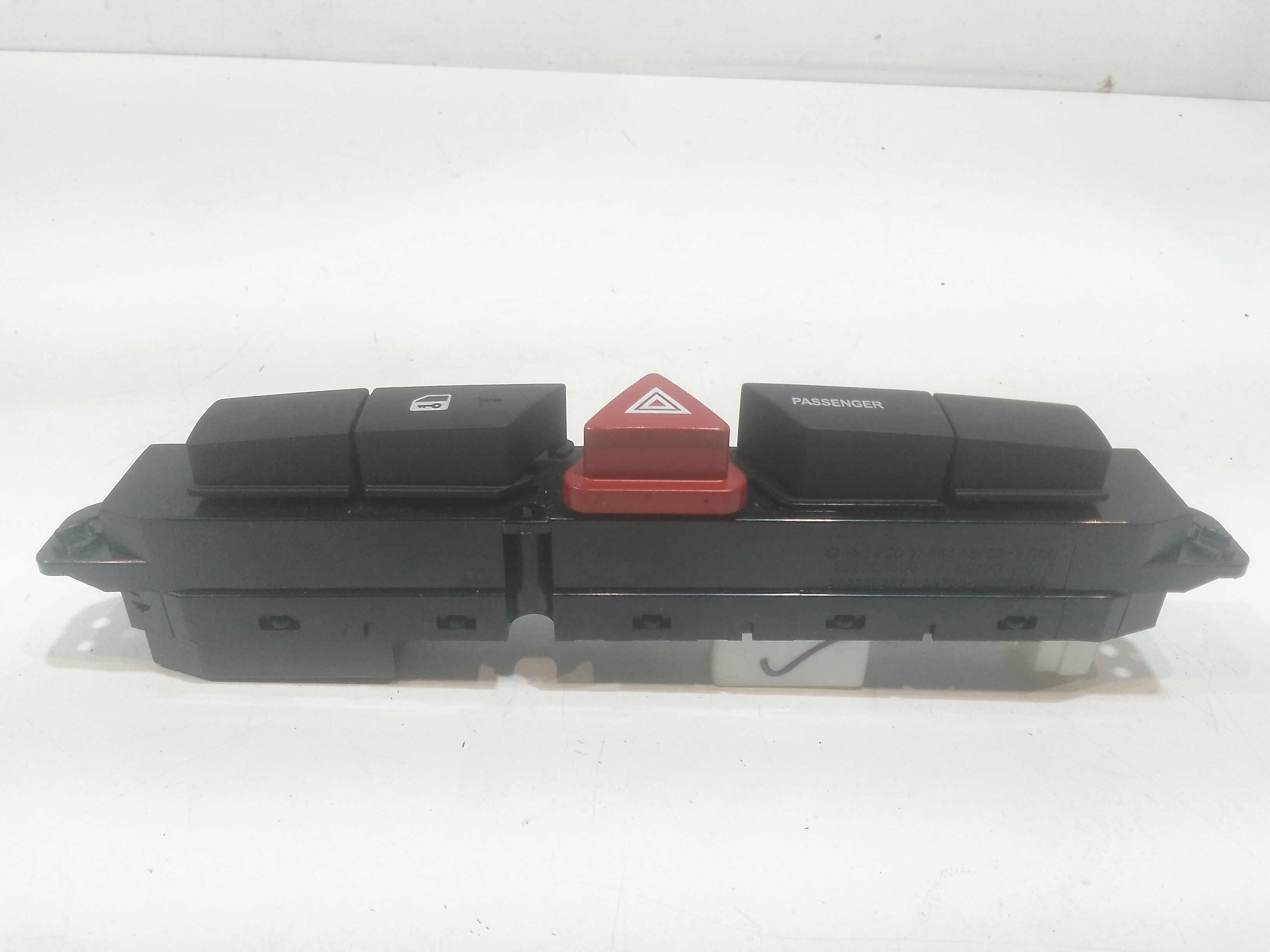 Pulsante luci di emergenza per Kia Cee d Sporty Wagon (2007 - In produzione)