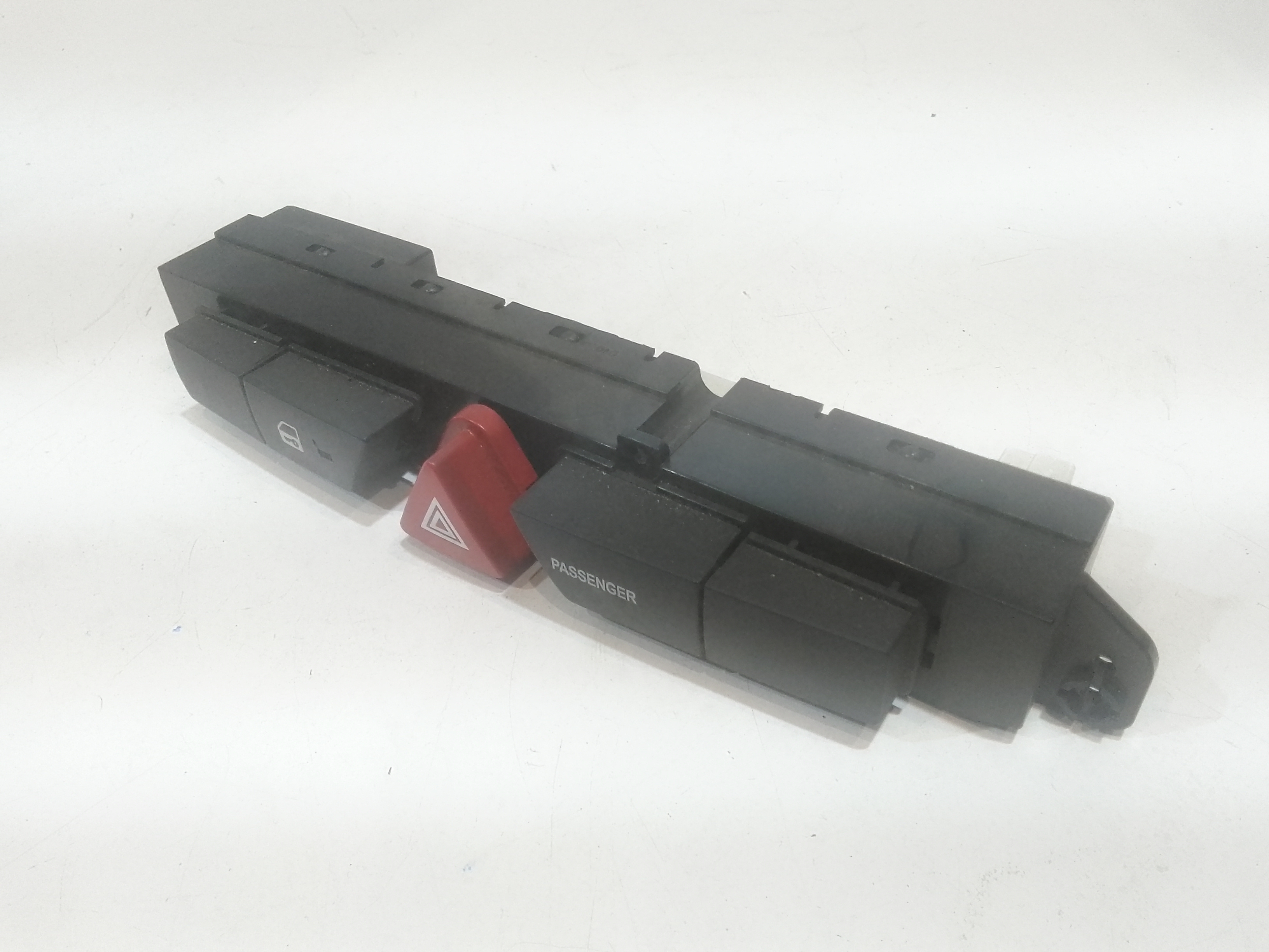 Pulsante luci di emergenza per Kia Cee d Sporty Wagon (2007 - In produzione)