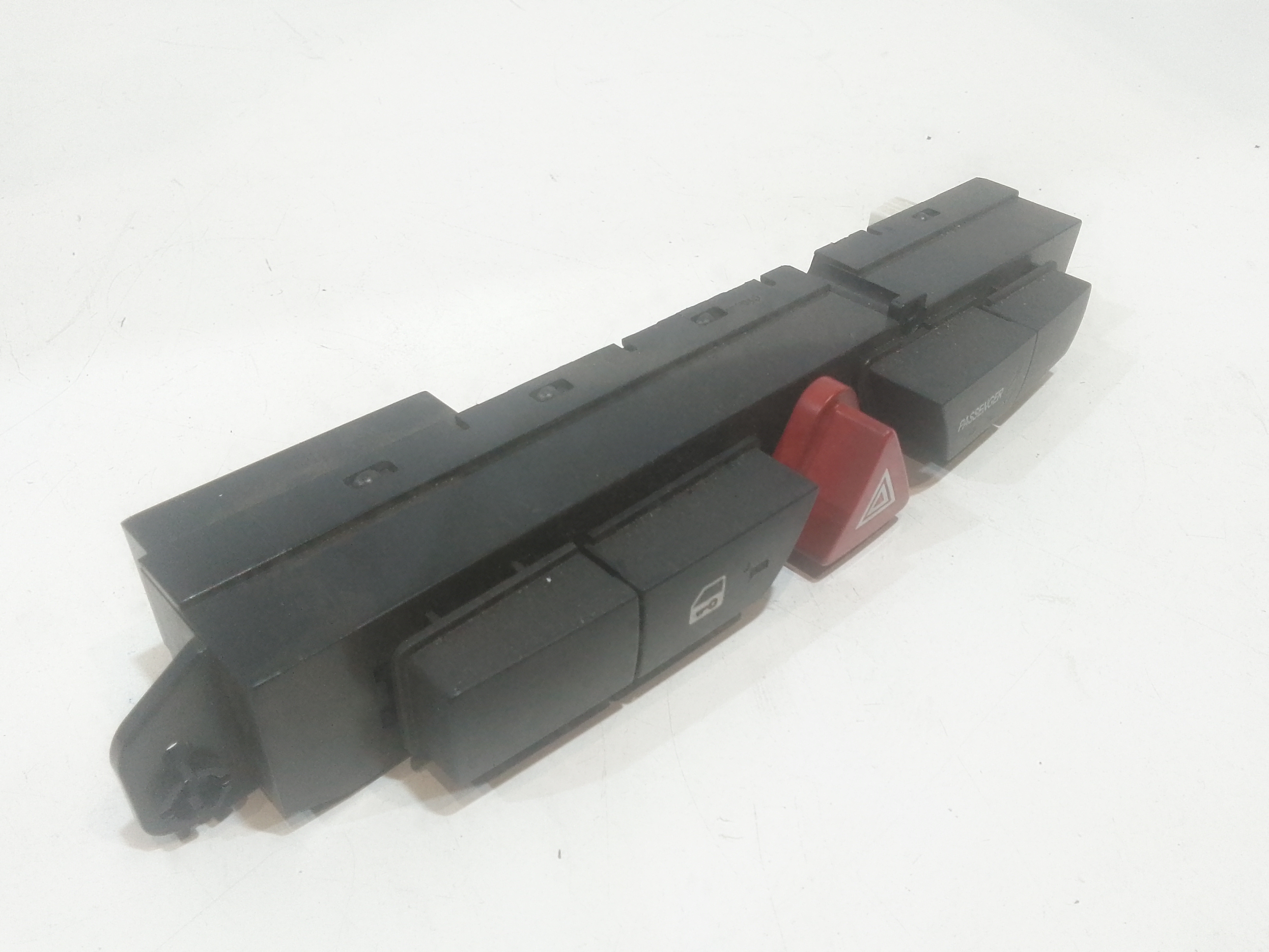 Pulsante luci di emergenza per Kia Cee d Sporty Wagon (2007 - In produzione)