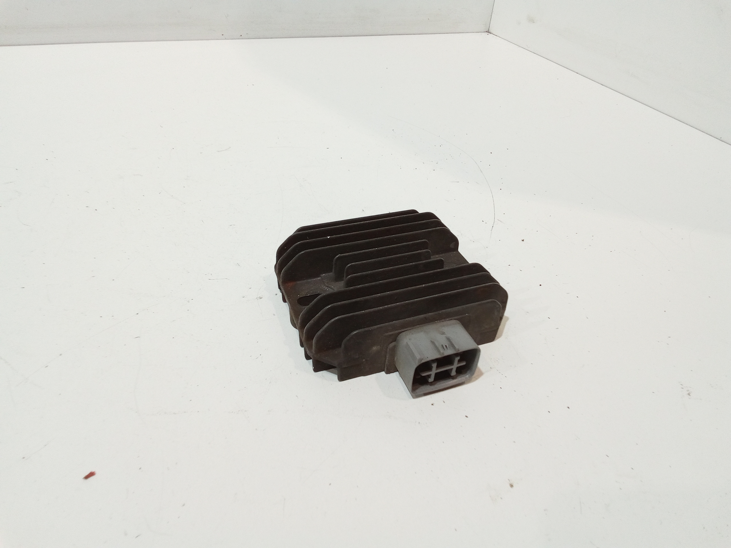 Regolatore di tensione per Suzuki Sixteen 150cc (07>14) (2007 - 2014)