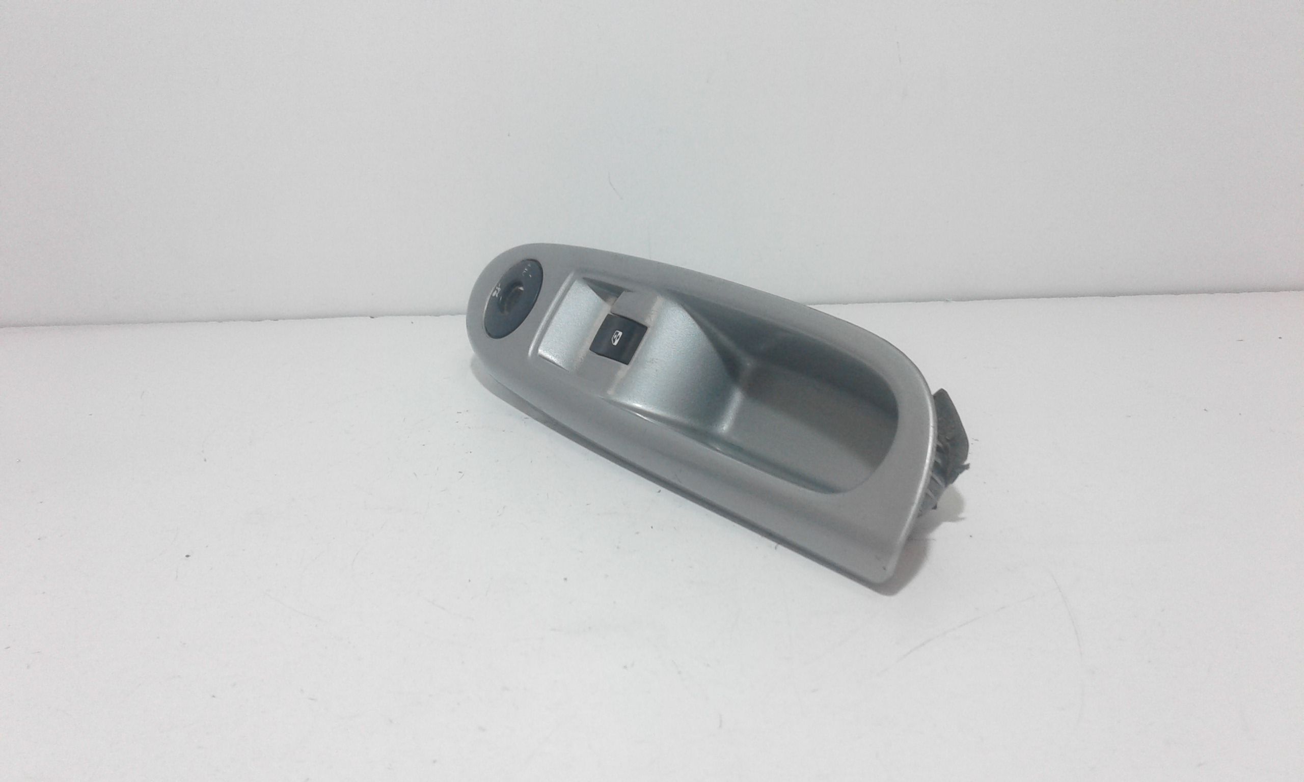 Pulsantiera Anteriore Destra Passeggero RENAULT Clio Serie (01>05)