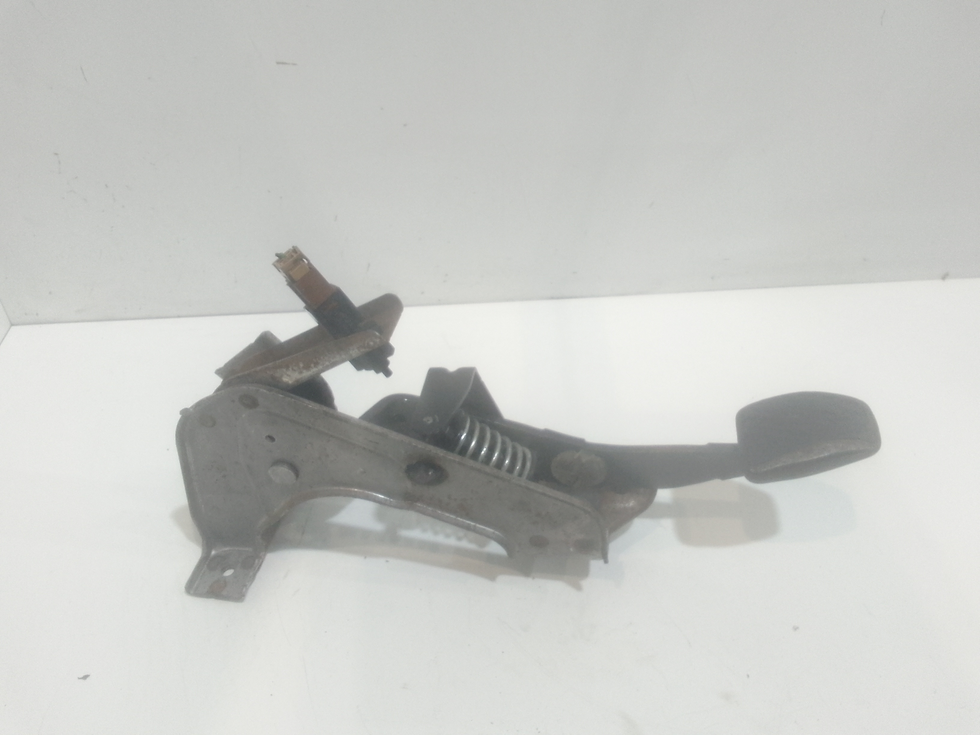 Pedale frizione per Nissan Qashqai 2 Serie (2010 - 2013)