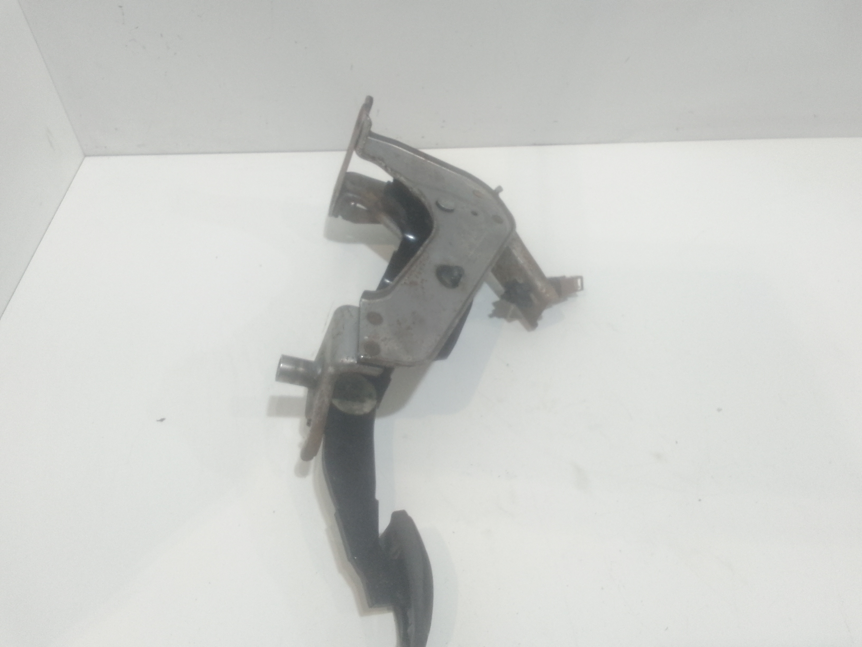 Pedale frizione per Nissan Qashqai 2 Serie (2010 - 2013)