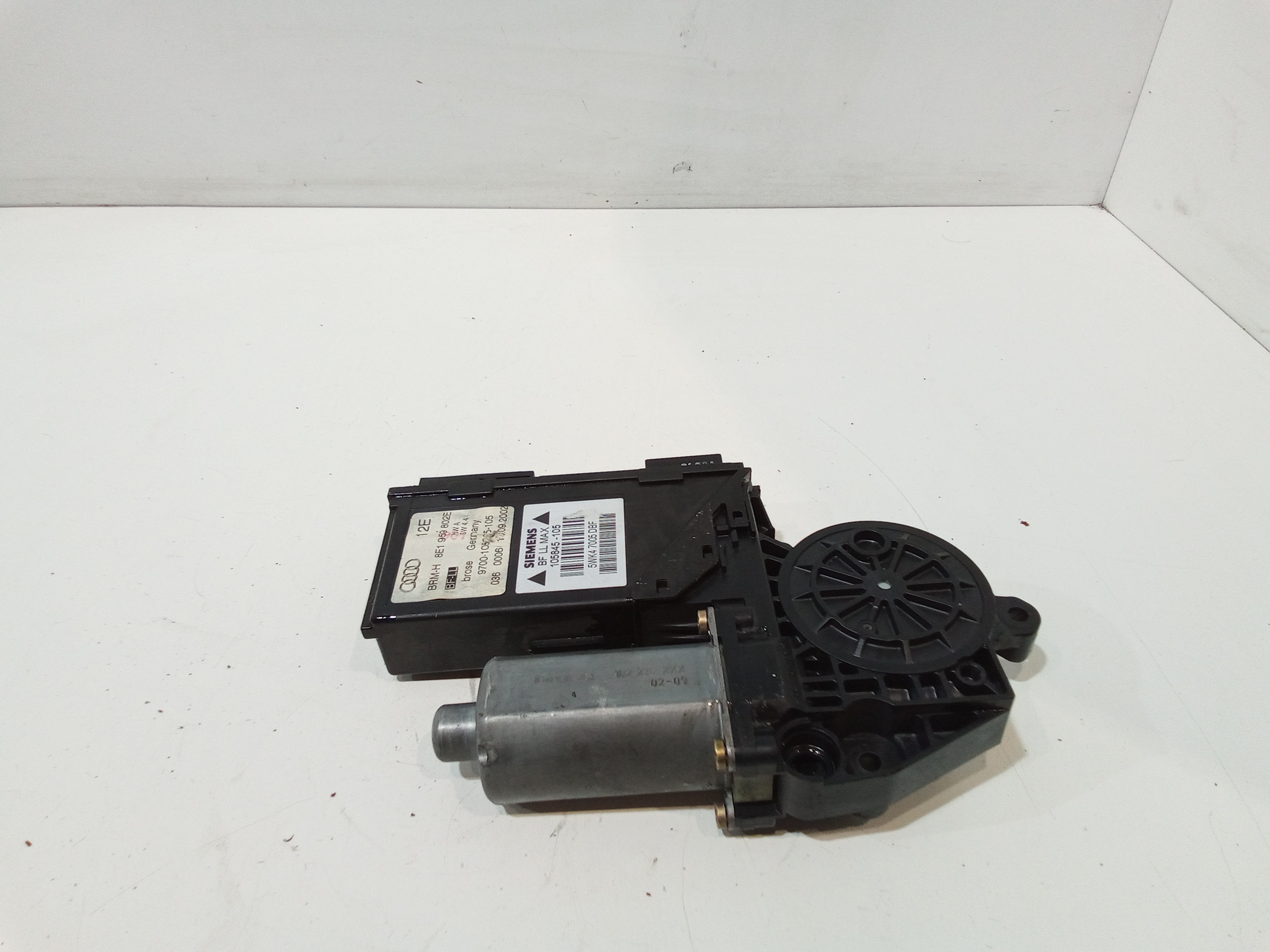 Motorino Alzavetro anteriore destra per Audi A4 Avant (8ed) (04>08) (2004 - 2008)