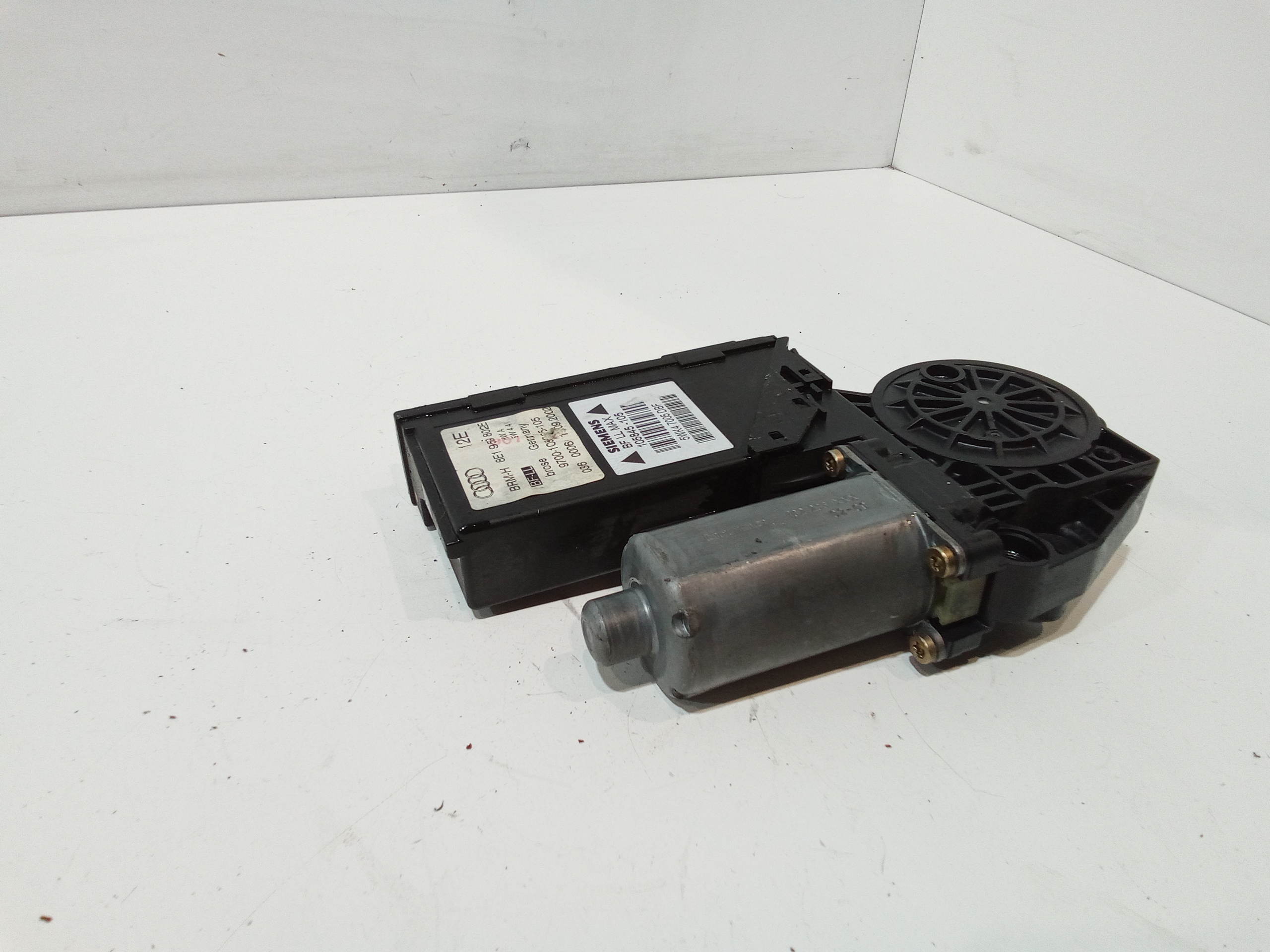 Motorino Alzavetro anteriore destra per Audi A4 Avant (8ed) (04>08) (2004 - 2008)