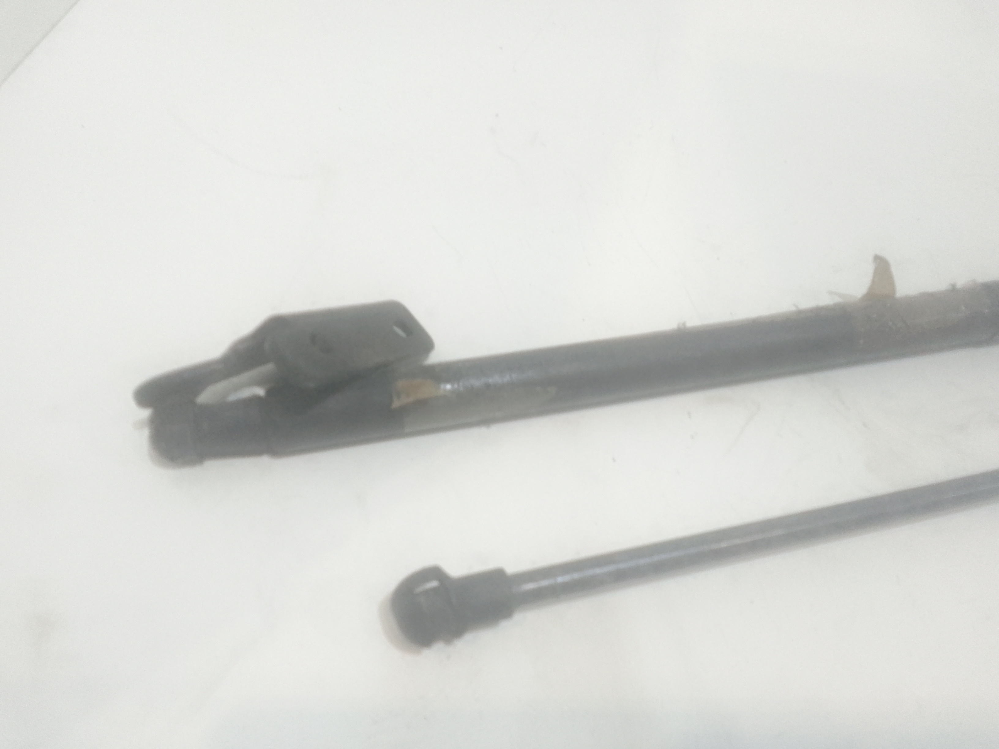 Pistoncini cofano Post. per Nissan Qashqai 2 Serie (2010 - 2013)