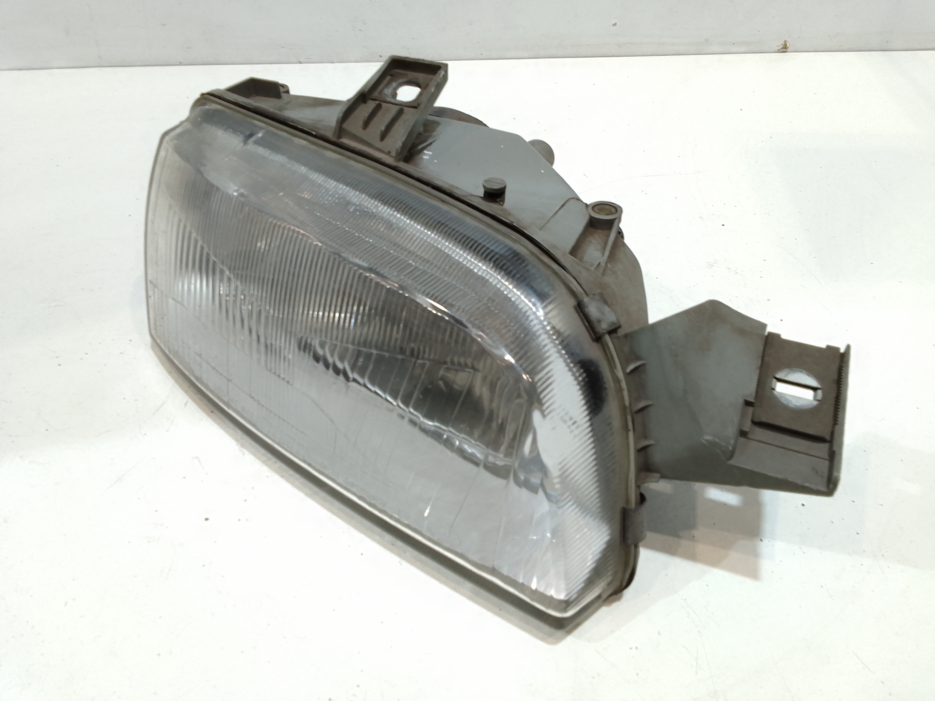 Faro anteriore Destro Passeggero per Fiat Punto Berlina 3p (1993 - 1999)