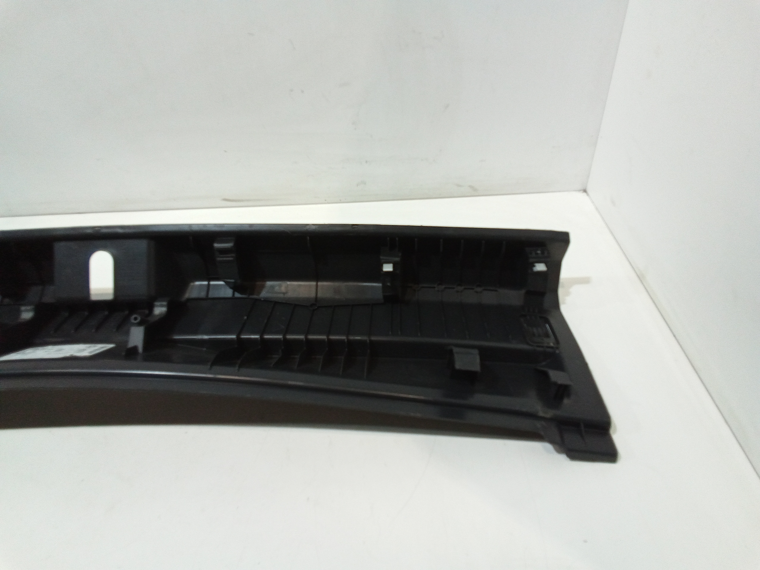 Modanatura batticofano per Volkswagen Golf 6 Berlina (08>12) (2008 - 2012)