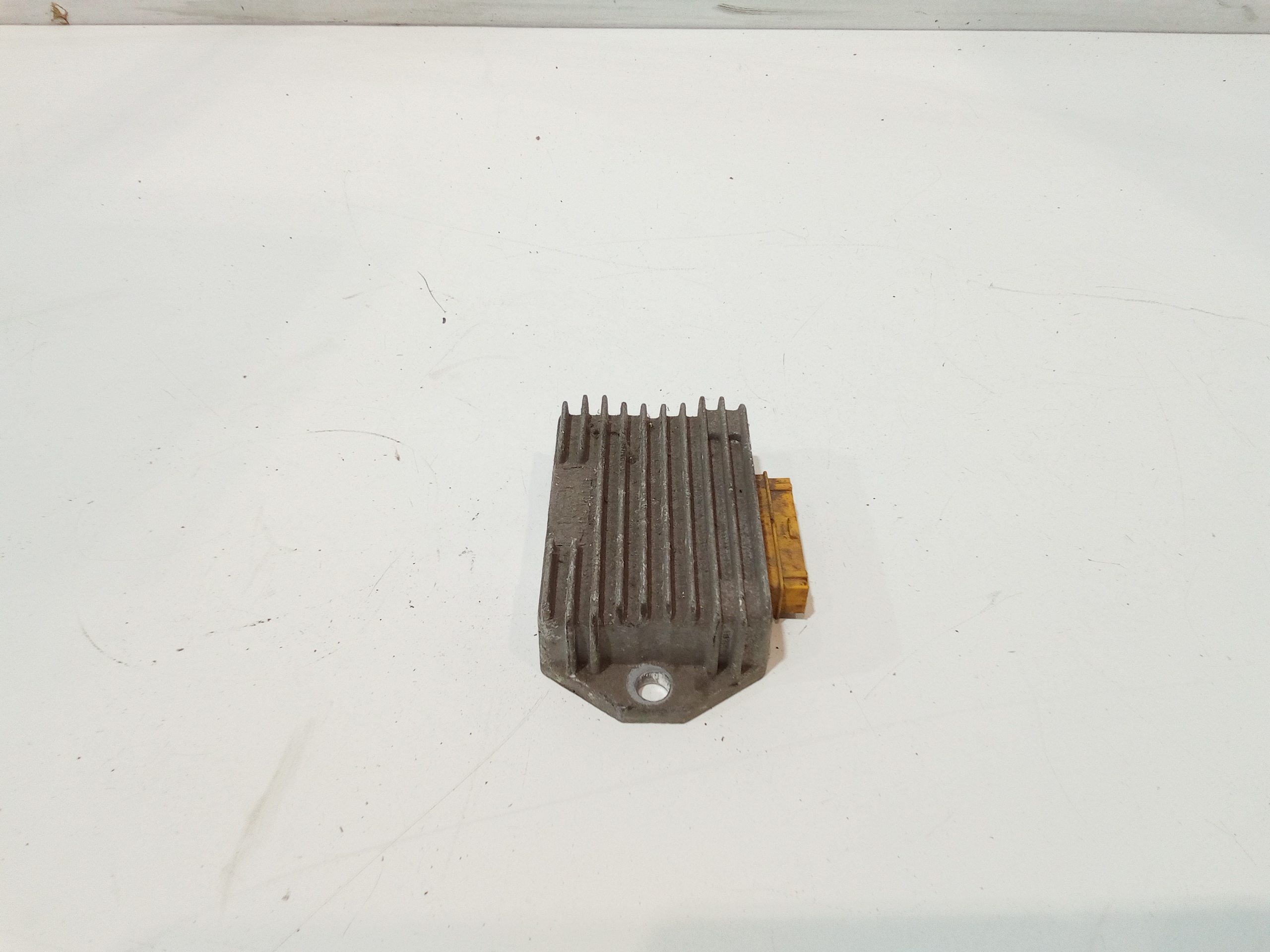 Regolatore di tensione per Piaggio Liberty 50cc 2t (97>99) (1997 - 1999)