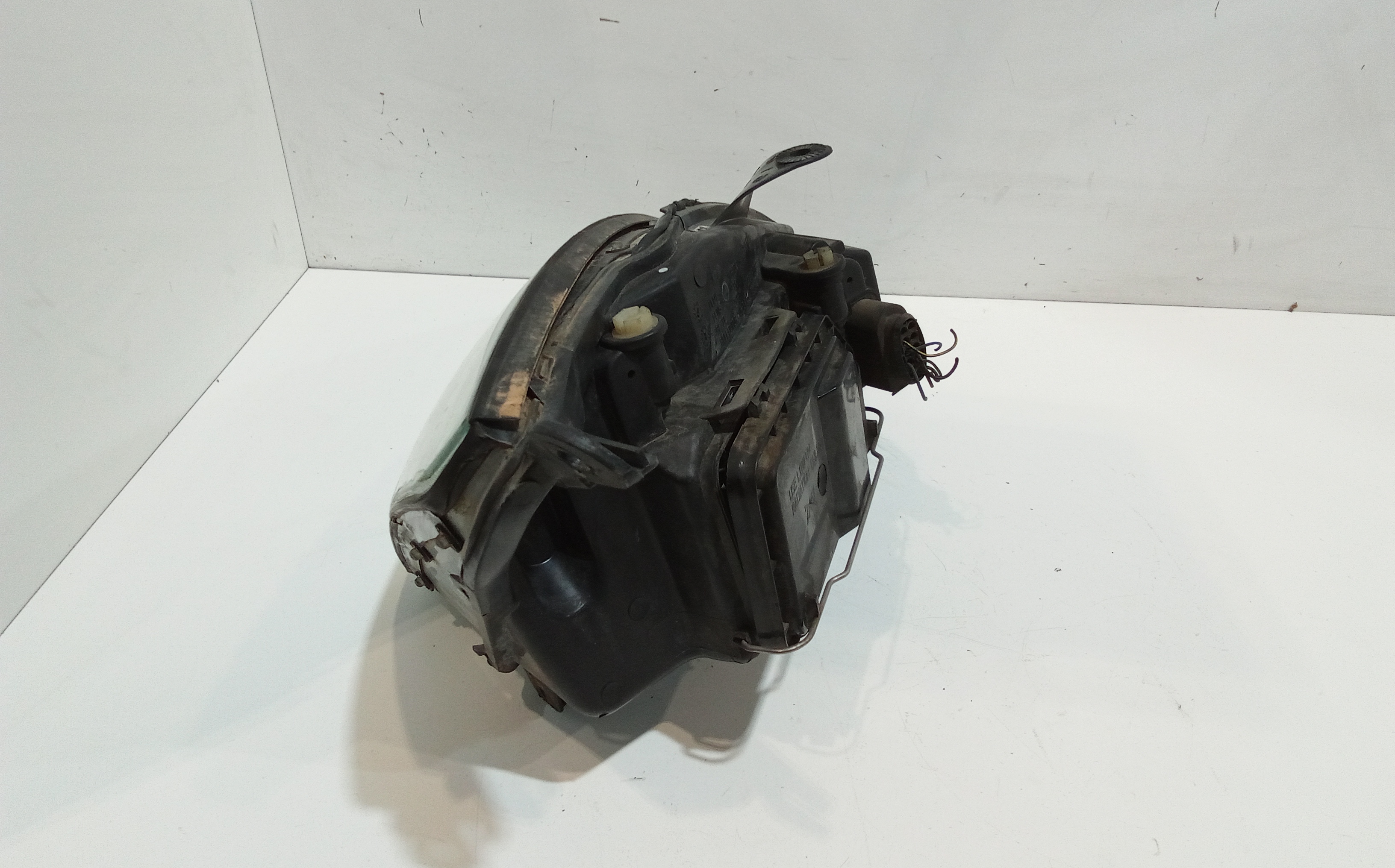 Faro anteriore Sinistro Guida per Ford Focus Berlina 2 Serie (2001 - 2004)