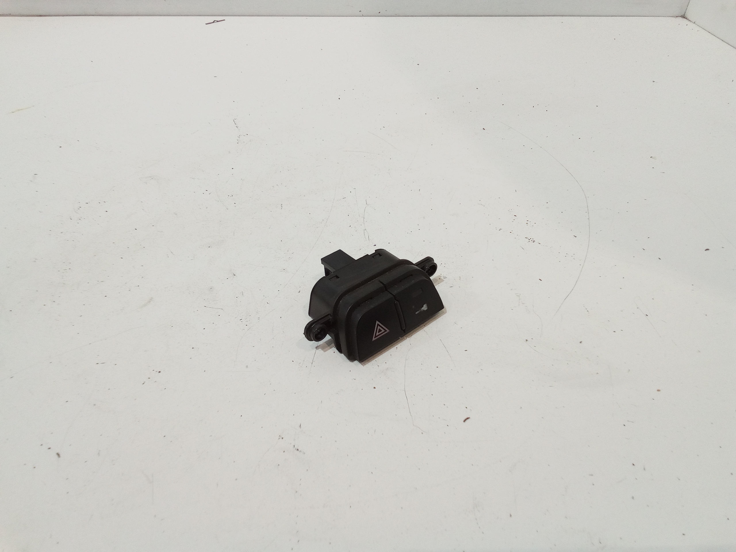 Pulsante luci di emergenza per Alfa Romeo Mito Serie (955_) (08>) (2008 - In produzione)