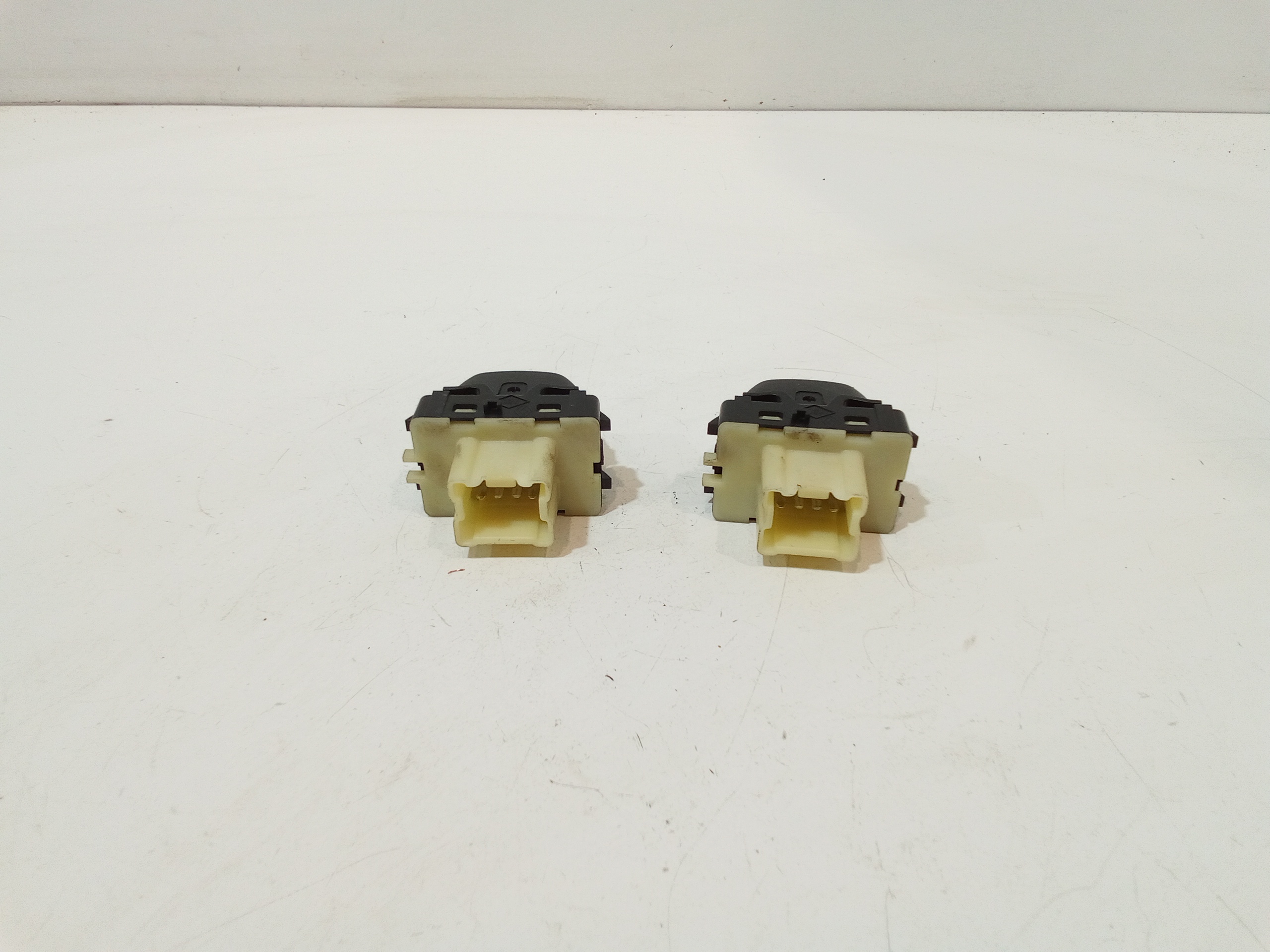 Pulsantiera alzavetri centrale per Dacia Sandero Serie Ii (12>20) (2012 - 2020)