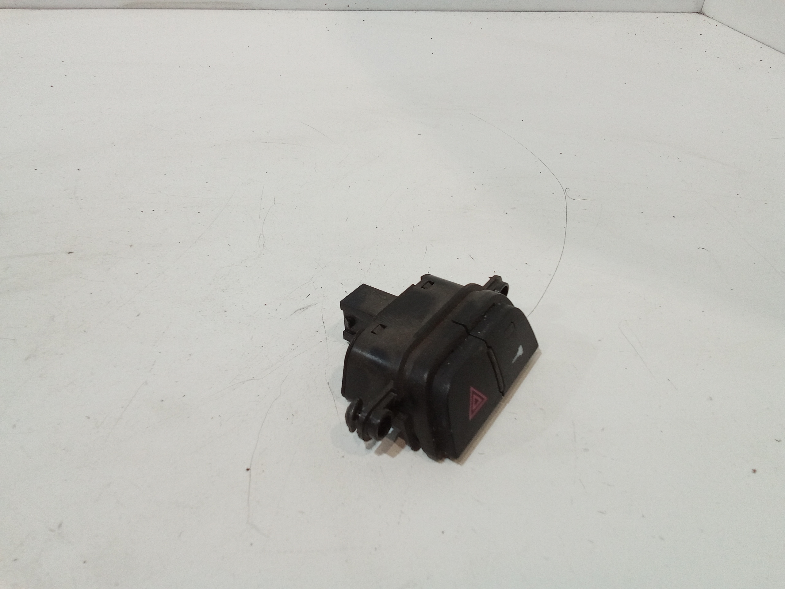 Pulsante luci di emergenza per Alfa Romeo Mito Serie (955_) (08>) (2008 - In produzione)