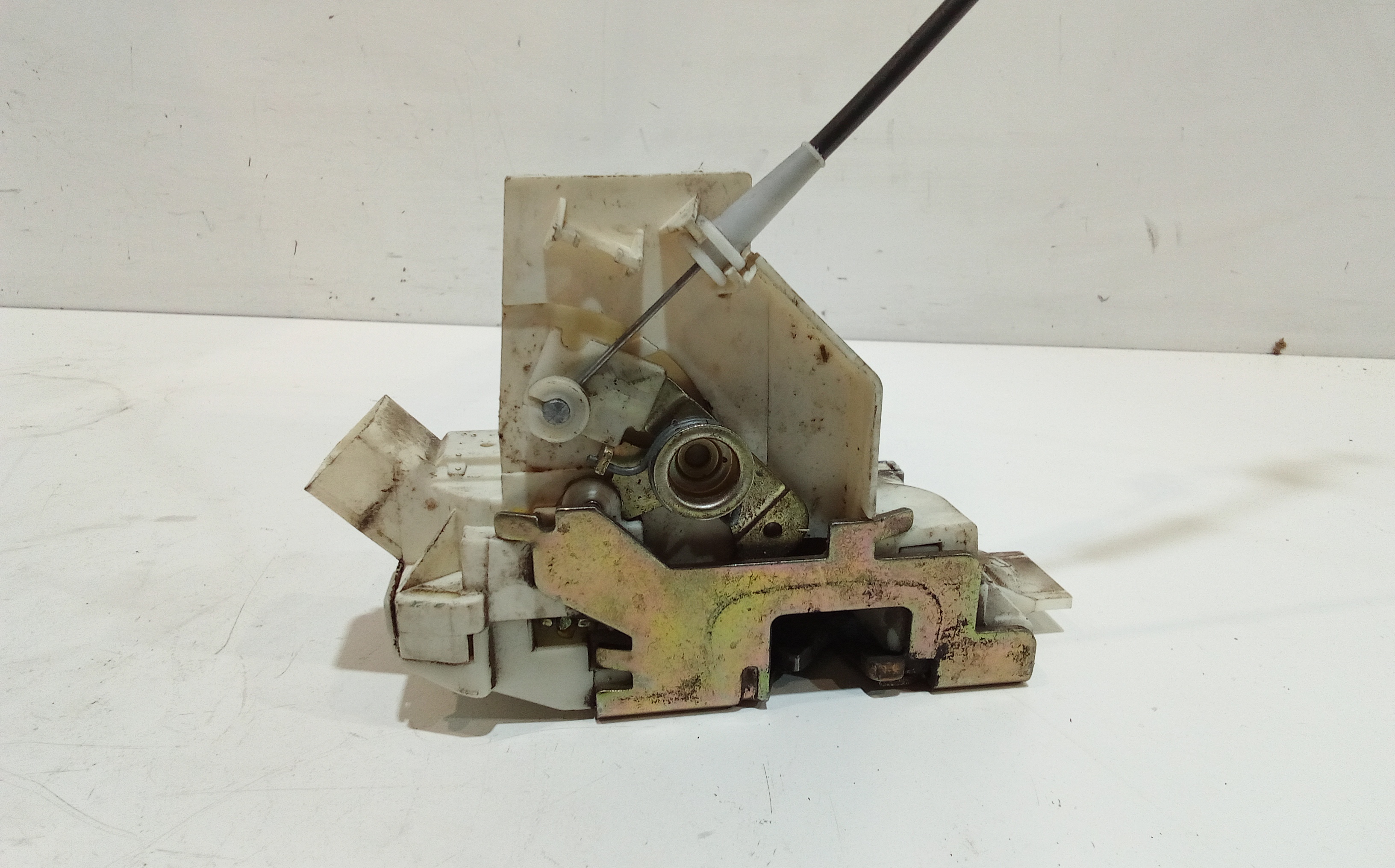 Serratura Anteriore Destra per Ford Mondeo Berlina 2 Serie (1996 - 2000)