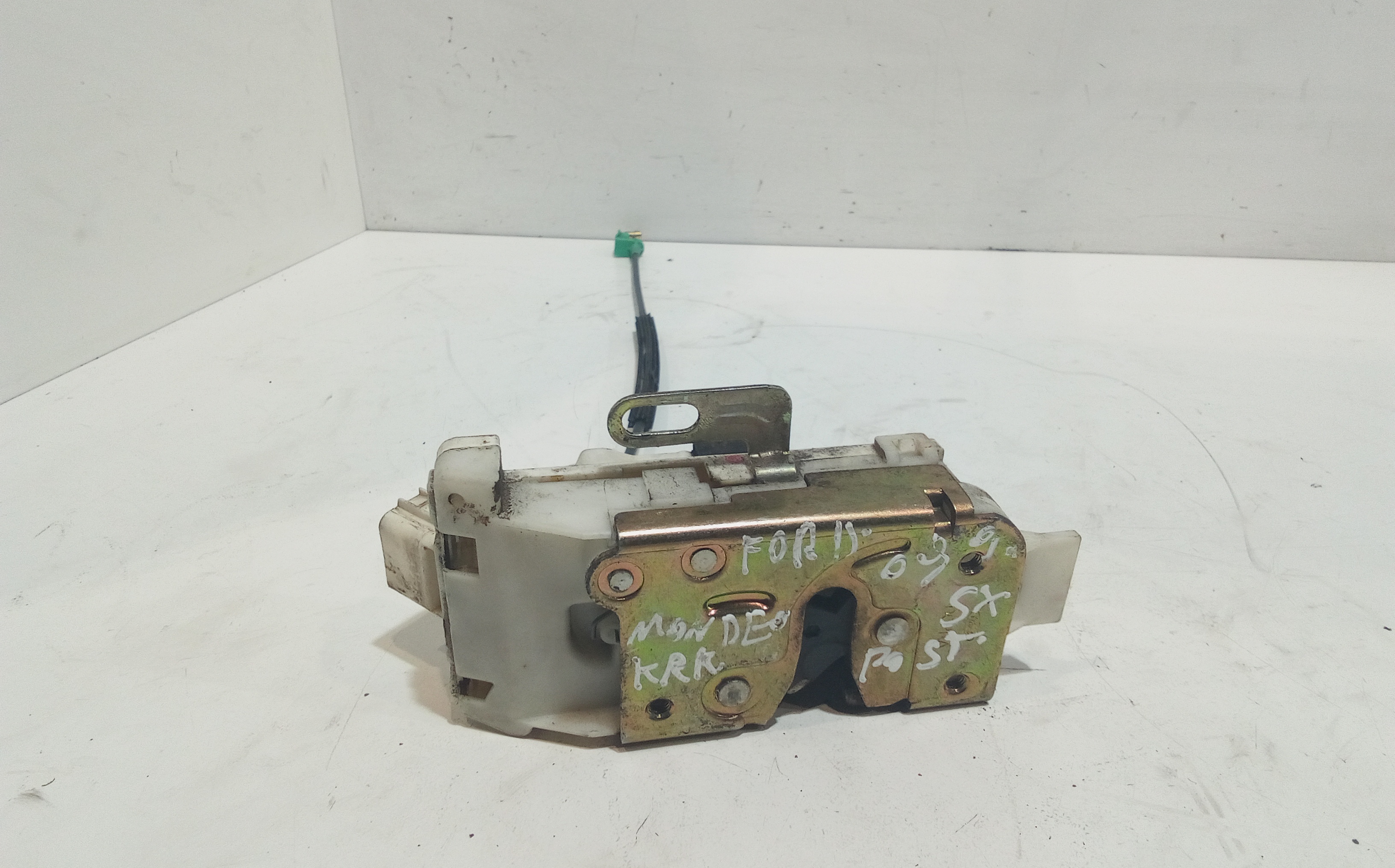 Serratura Posteriore Sinistra per Ford Mondeo Berlina 2 Serie (1996 - 2000)