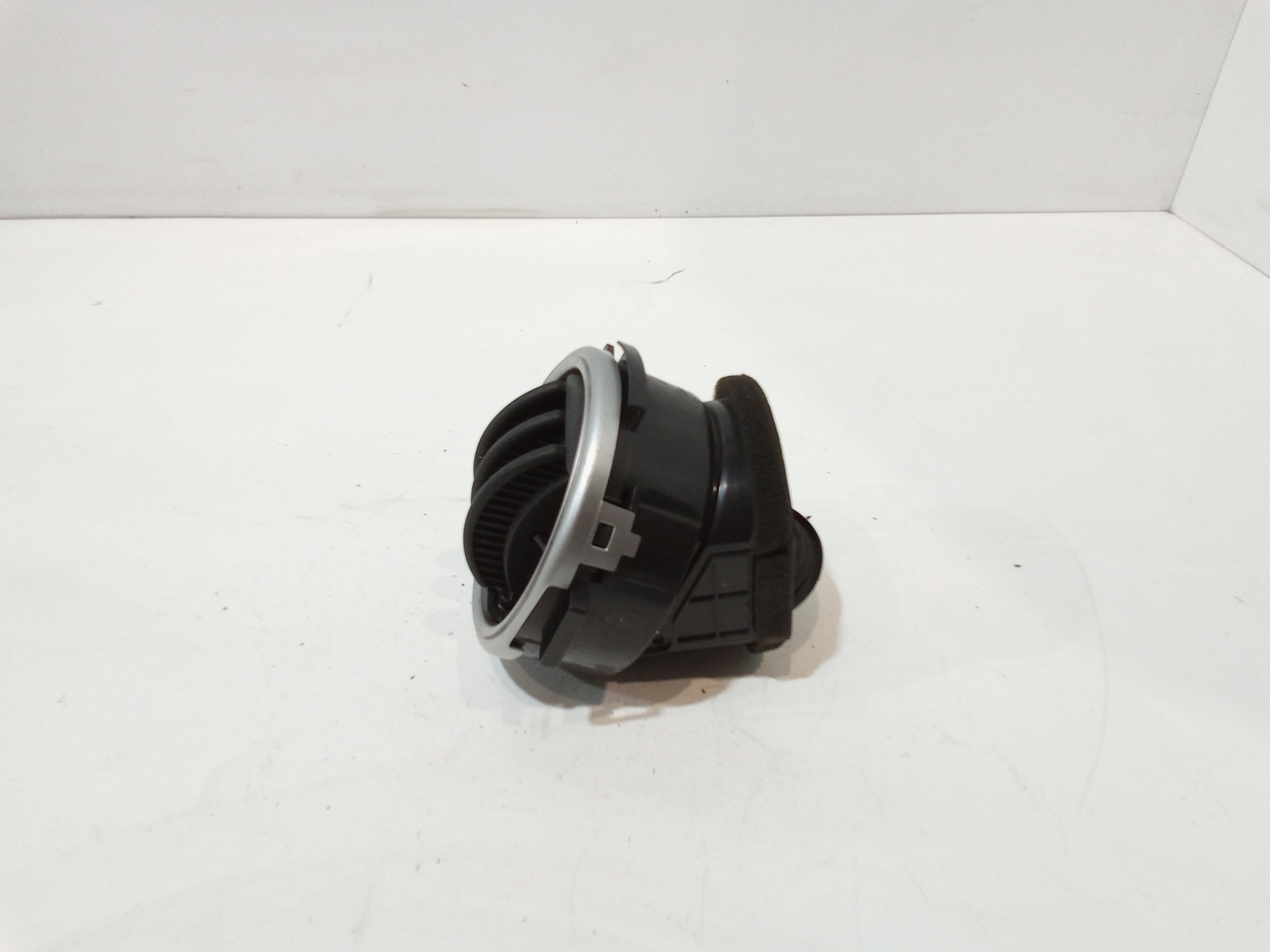 Bocchetta aria cruscotto lato passeggero per Hyundai I10 1 Serie (2007 - 2011)