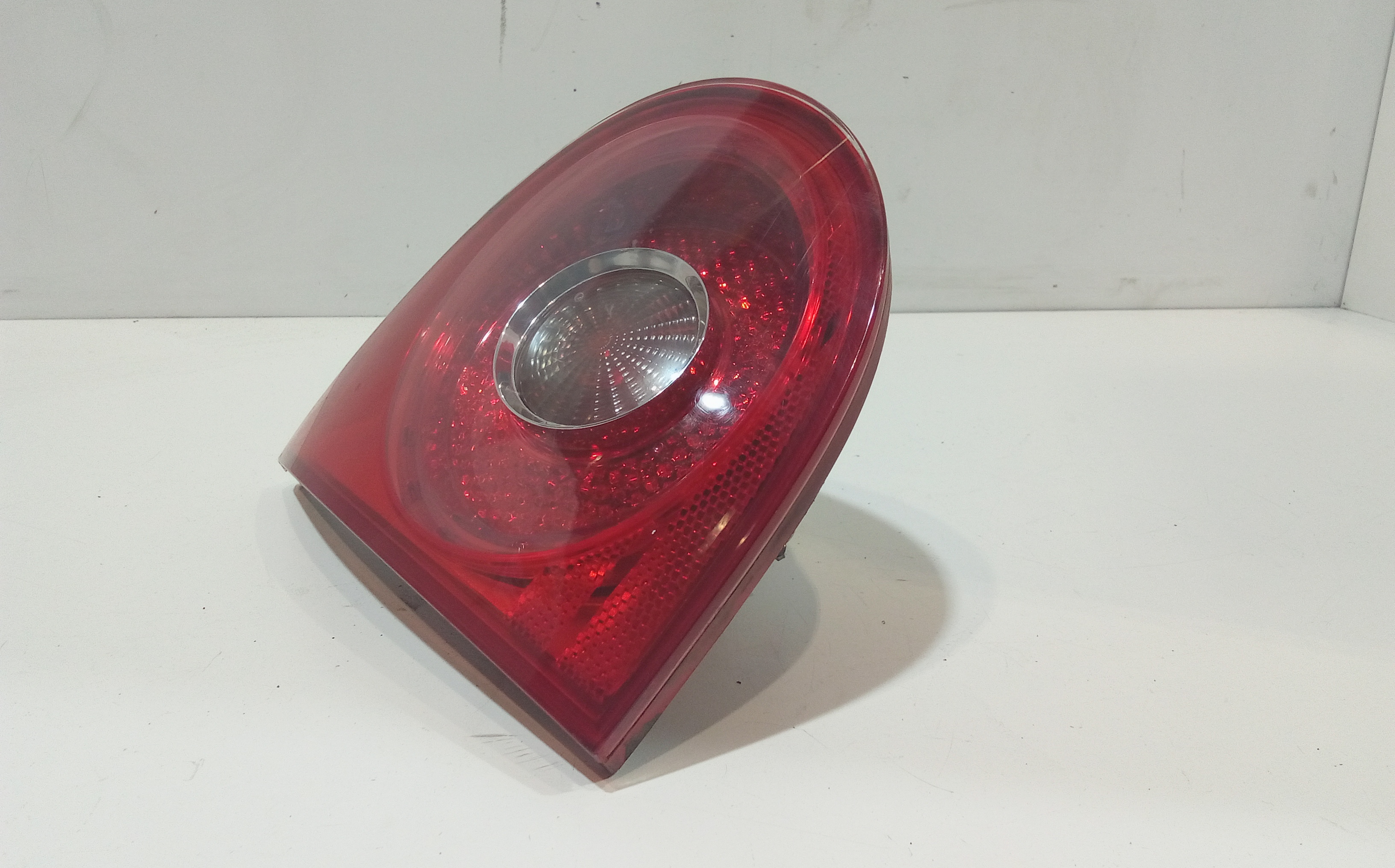 Stop Posteriore Sinistro Integrato nel Portello per Volkswagen Golf 5 Berlina (03>08) (2003 - 2008)