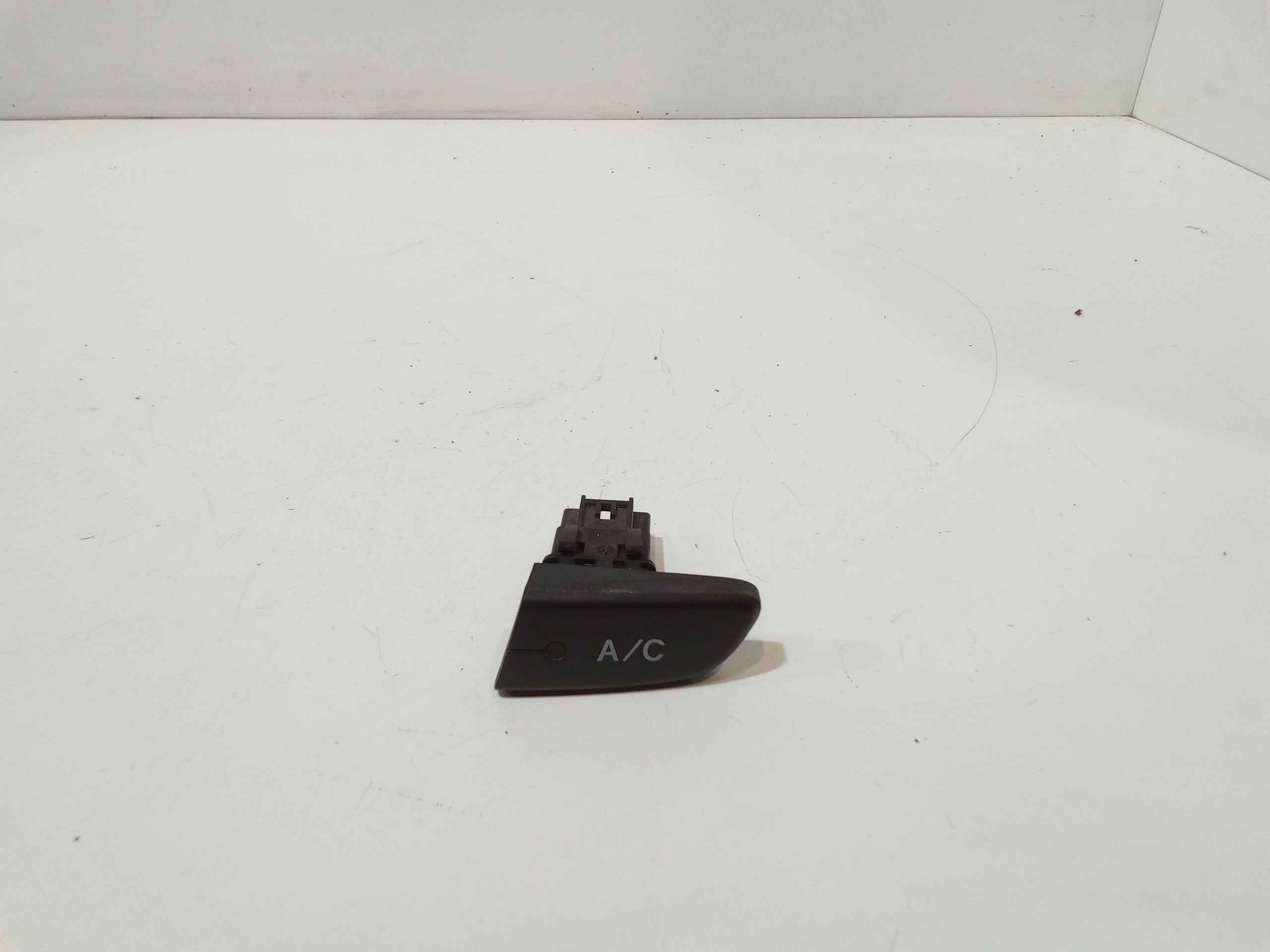 Pulsante Ricircolo Aria Condizionata per Peugeot 107 1 Serie (2005 - In produzione)